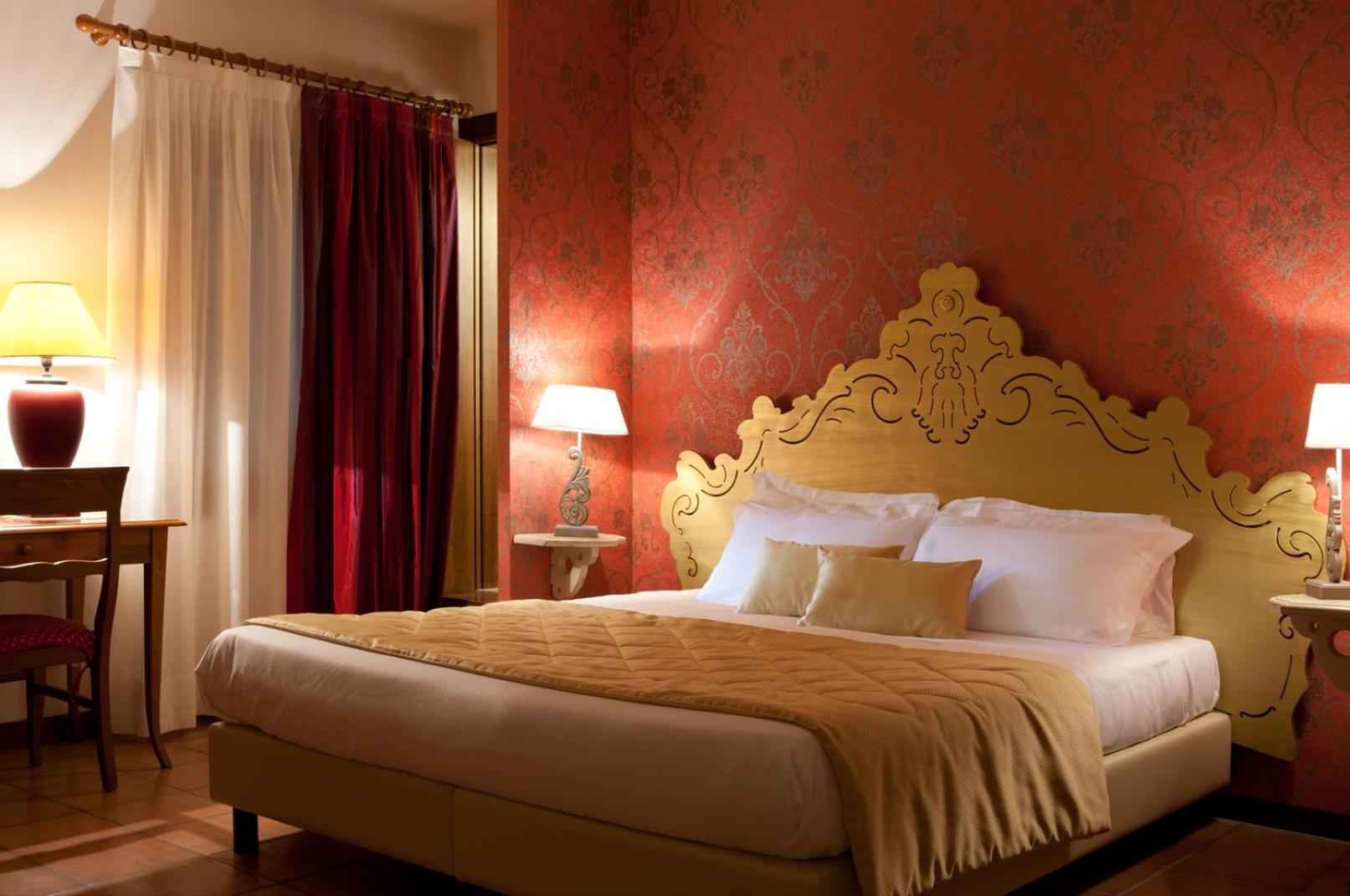 Double Room - Photo 10