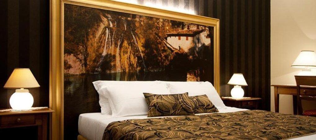 Double Room - Photo 5