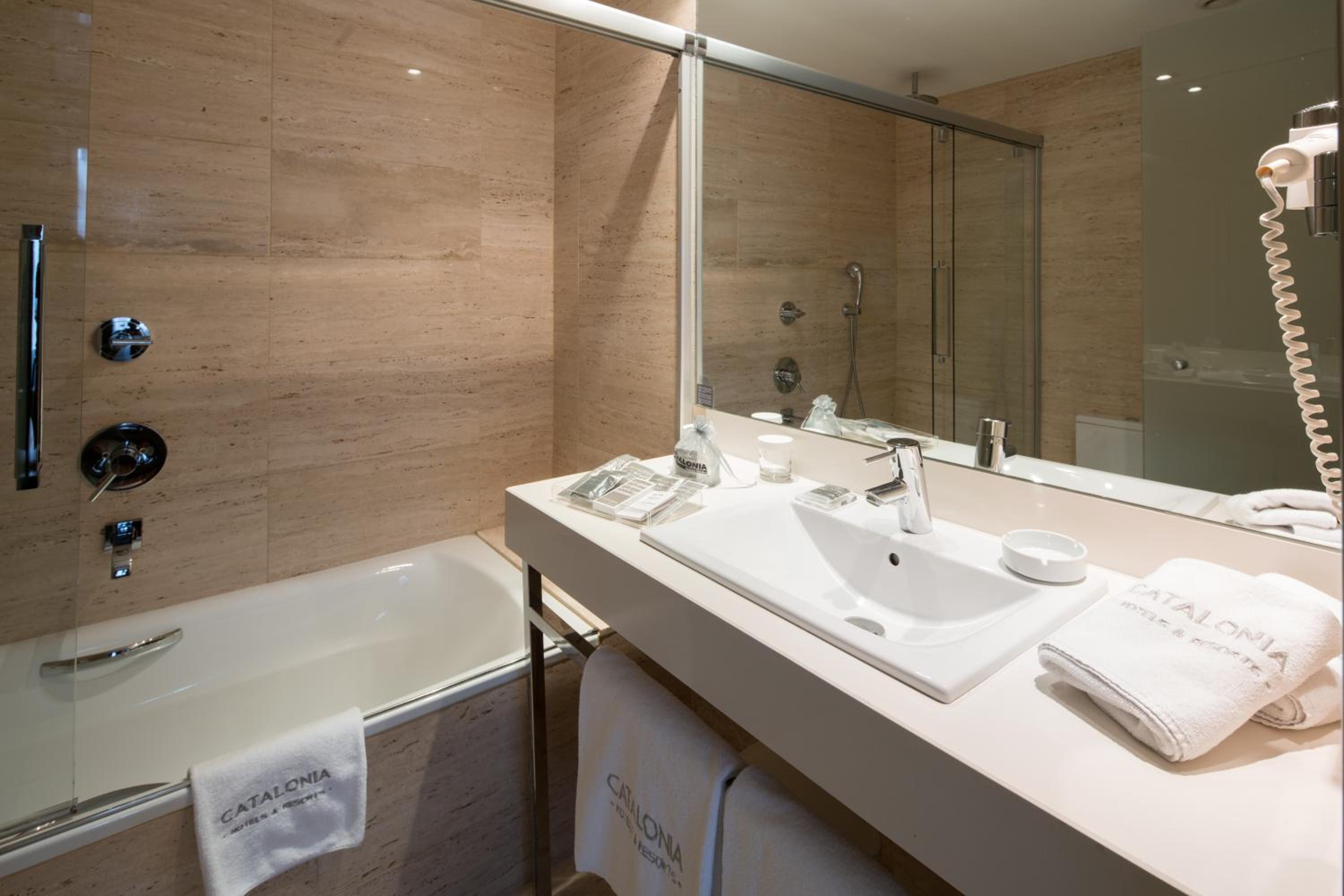 Superior Triple Room photo 3