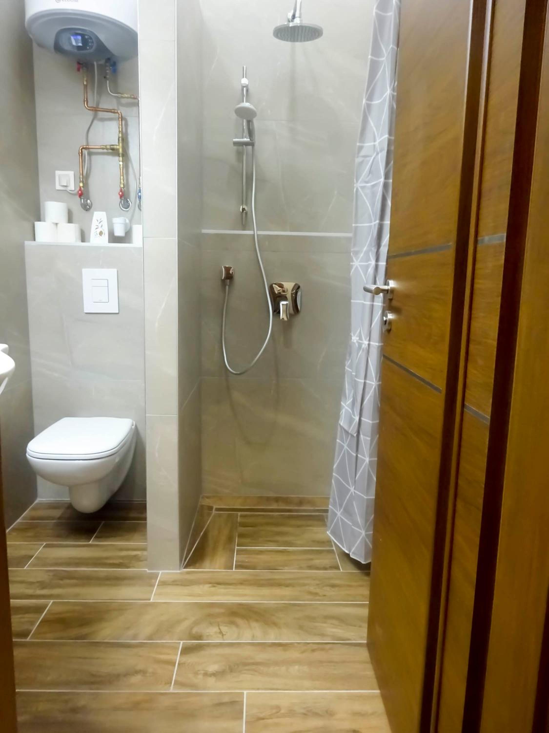 Three-Bedroom Premium Apartment - Photo 6