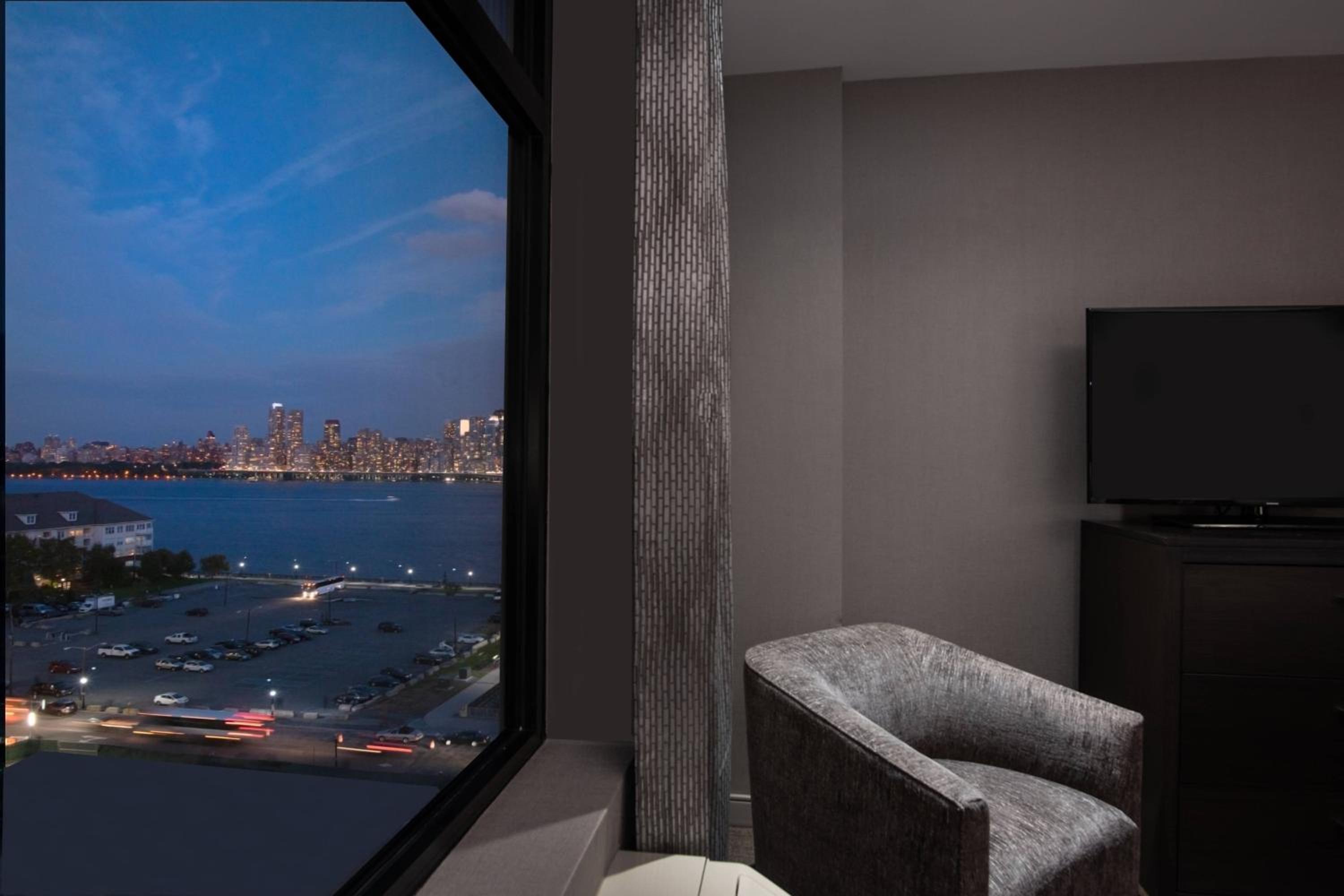 Residence Inn by Marriott Weehawken, Photo 7
