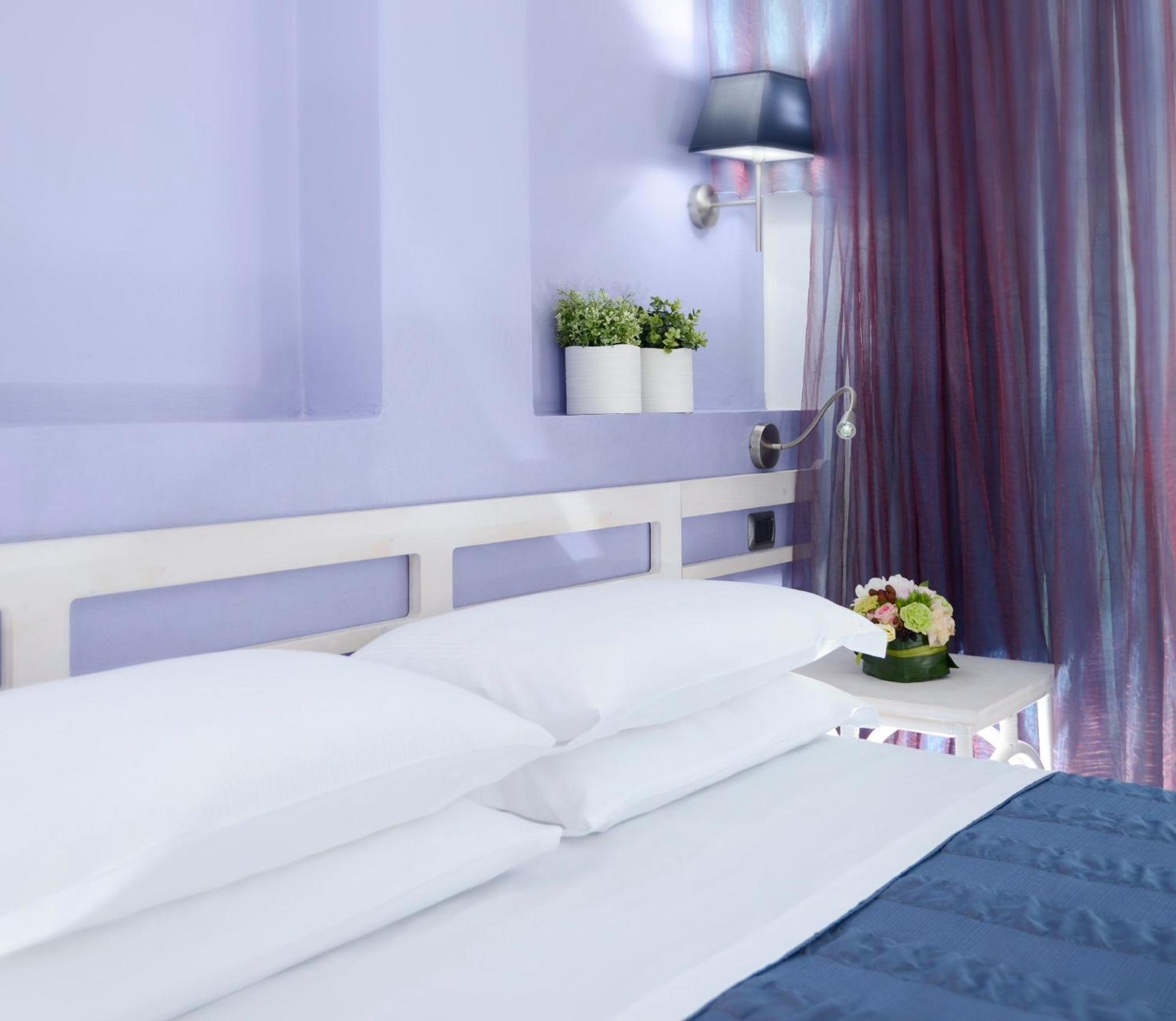 Double Room (1 Adult) - Photo 1
