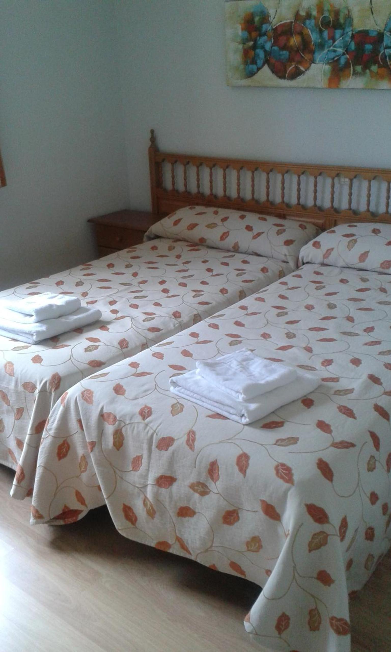 Twin Room - Photo 2