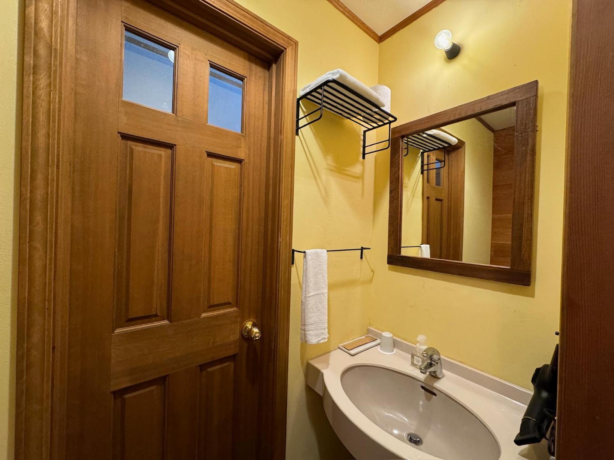 Twin Room with Mountain View photo 3