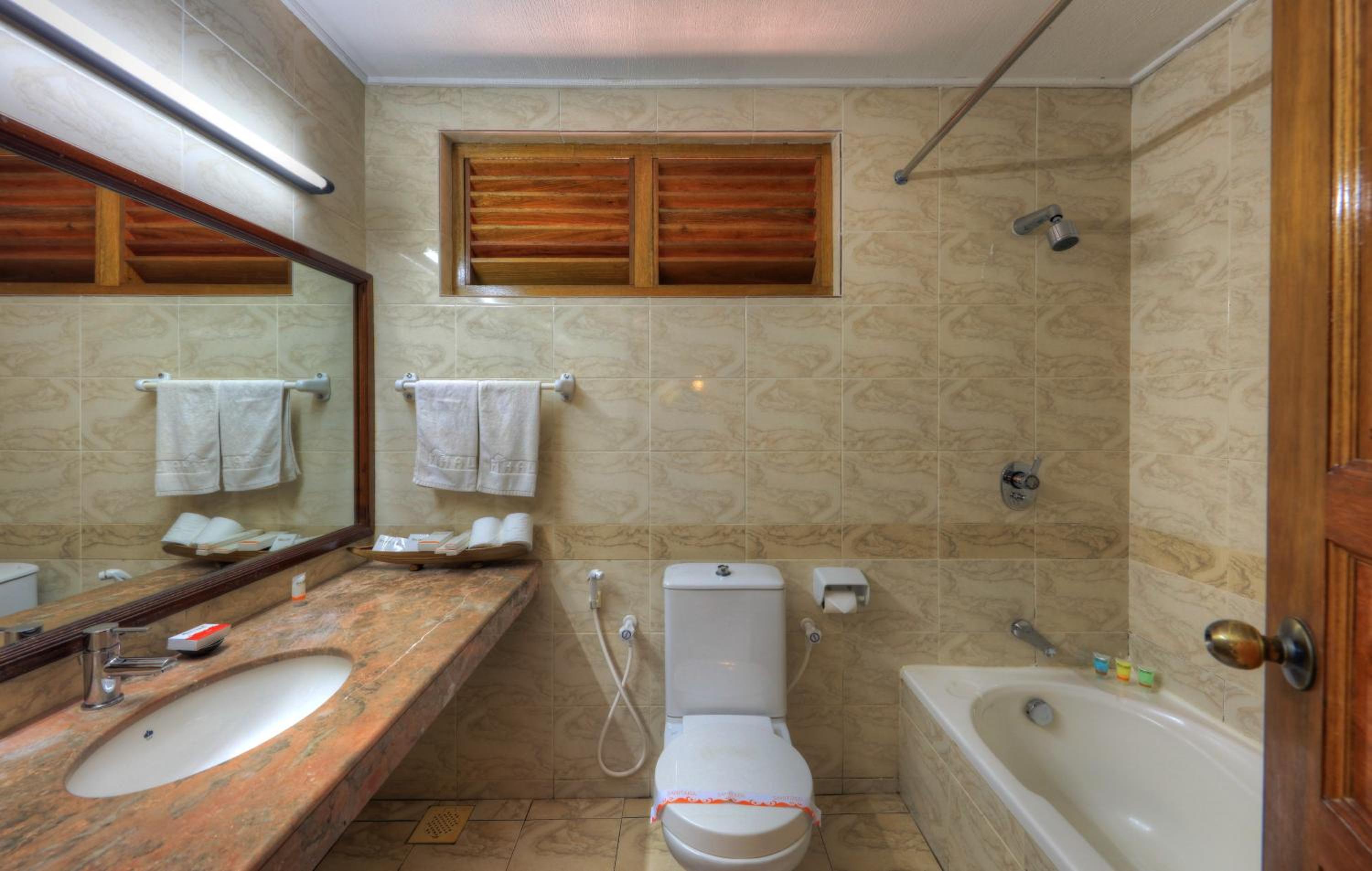 Deluxe Sky Room with Balcony  - Photo 7