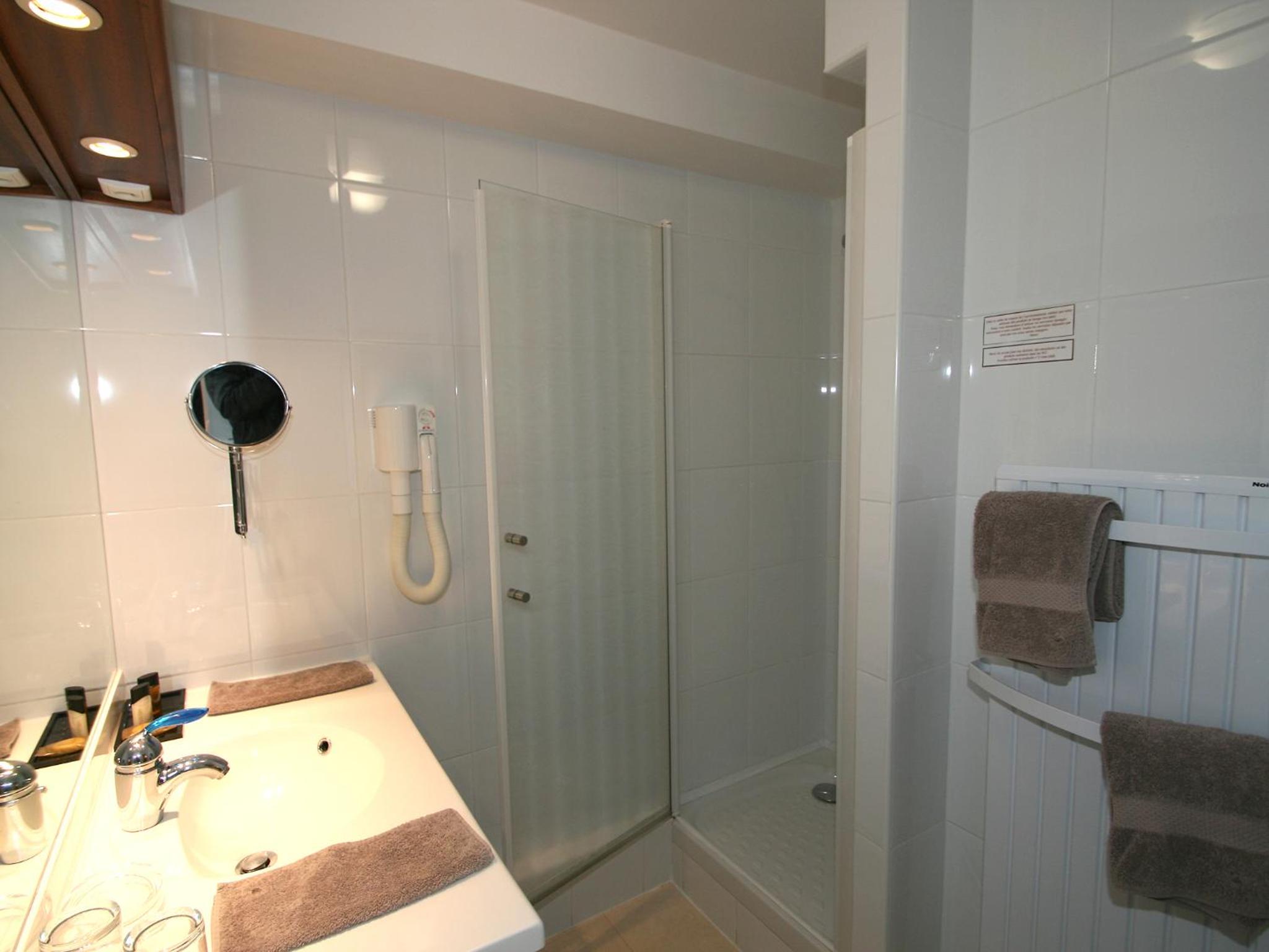 Double Room with Balcony and Shower photo 3