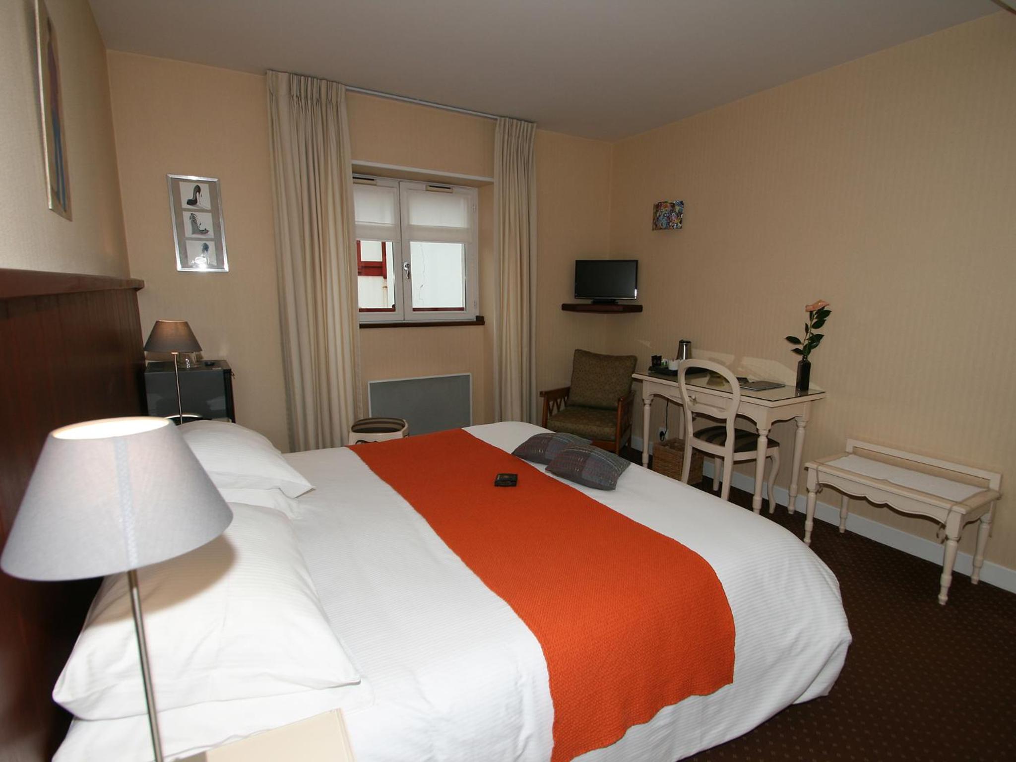 Double Room with Bath photo 2