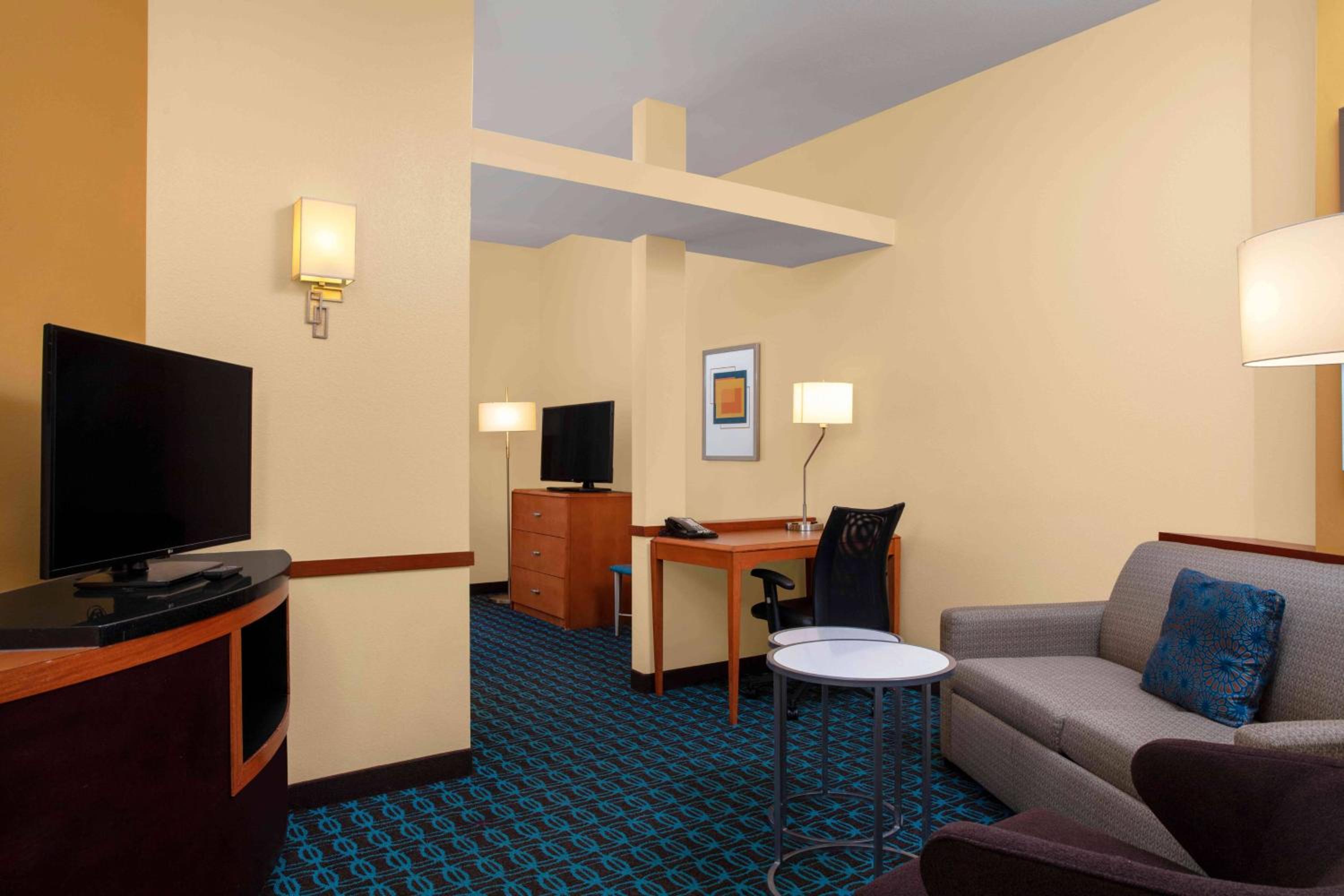 King Suite with Sofa Bed - Photo 9