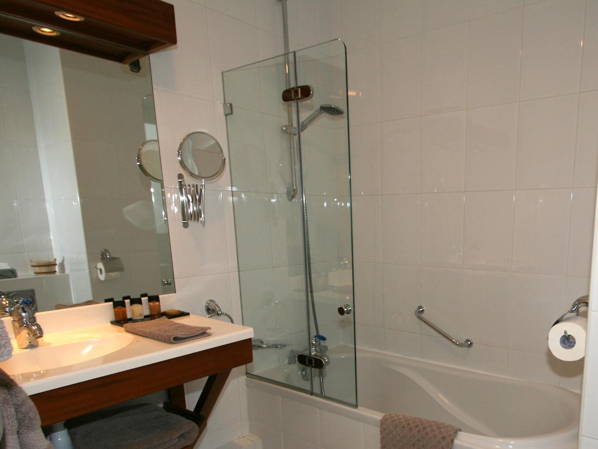 Double Room with Bath photo 3