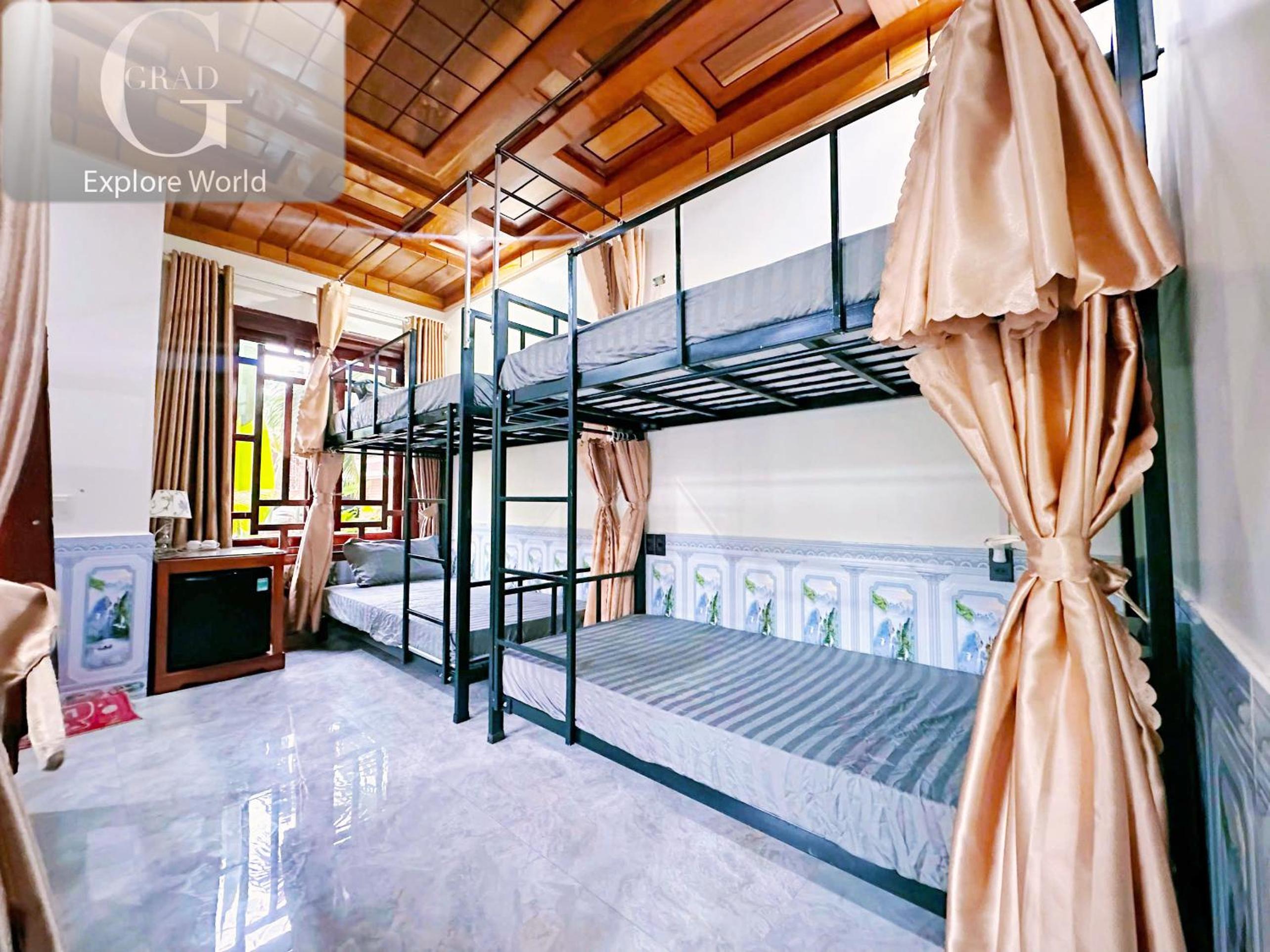 Bed in 6-Bed Mixed Dormitory Room photo 3