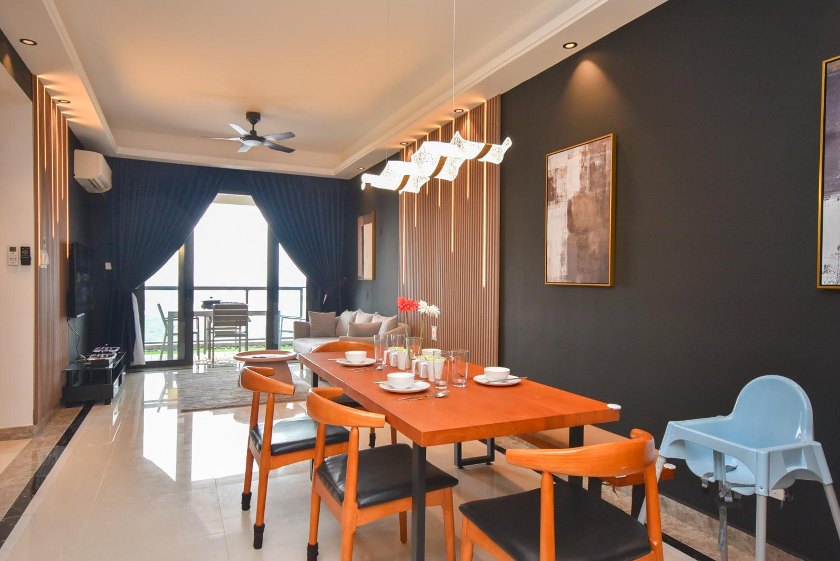 Two-Bedroom Apartment with Balcony photo 3