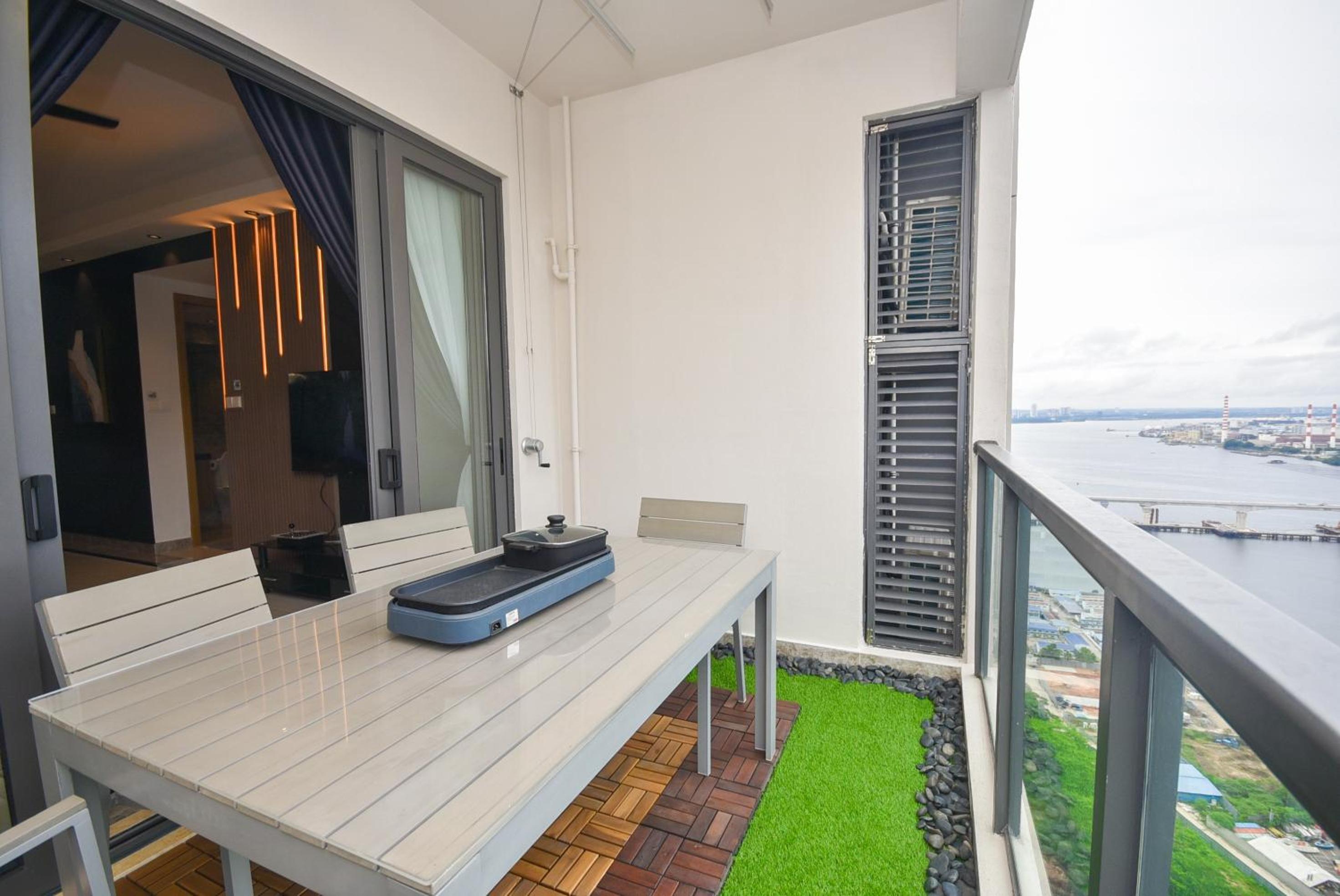 Two-Bedroom Apartment with Balcony photo 1