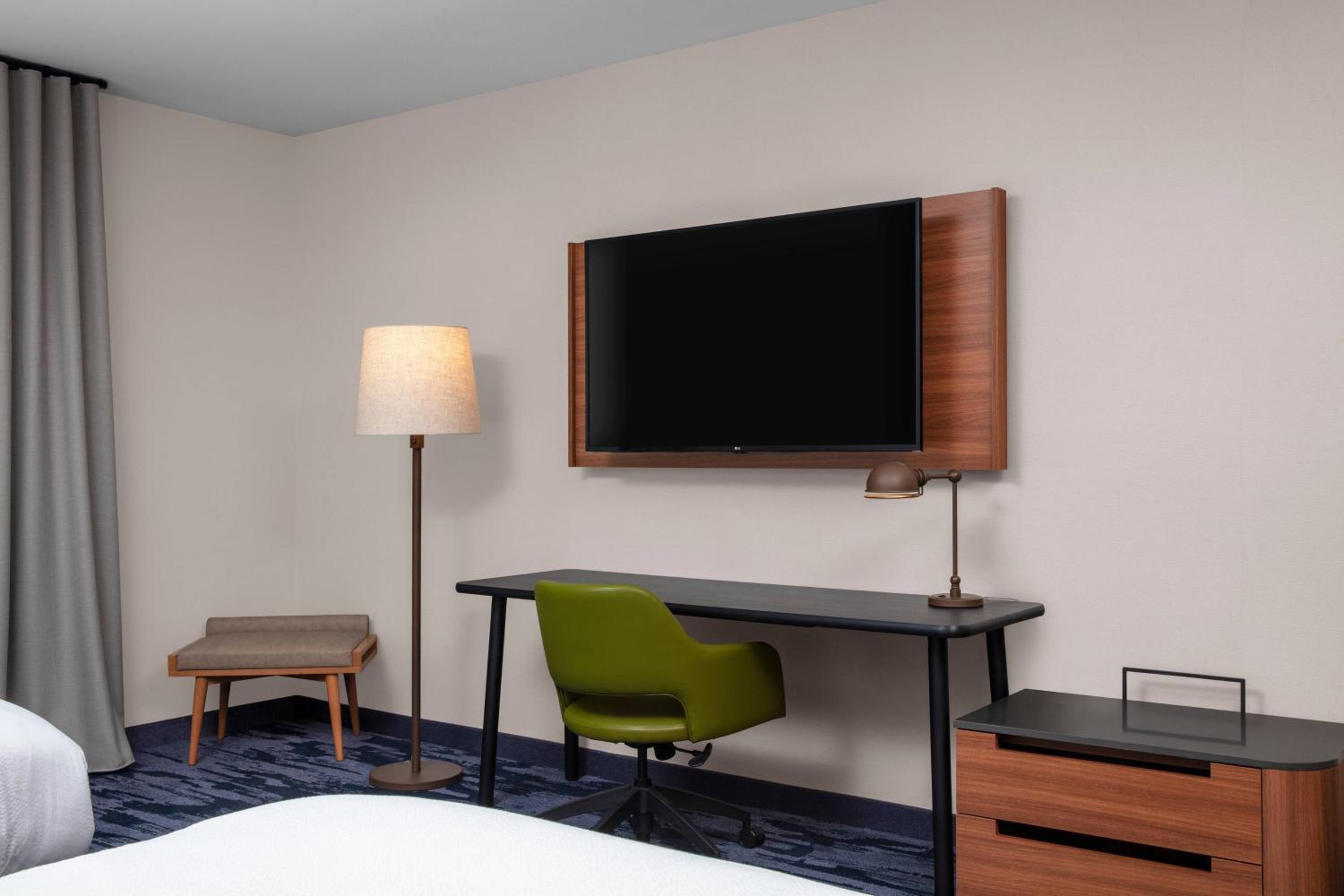 Queen Room with Two Queen Beds and Bathtub - Mobility Access/Hearing Accessible - Photo 4
