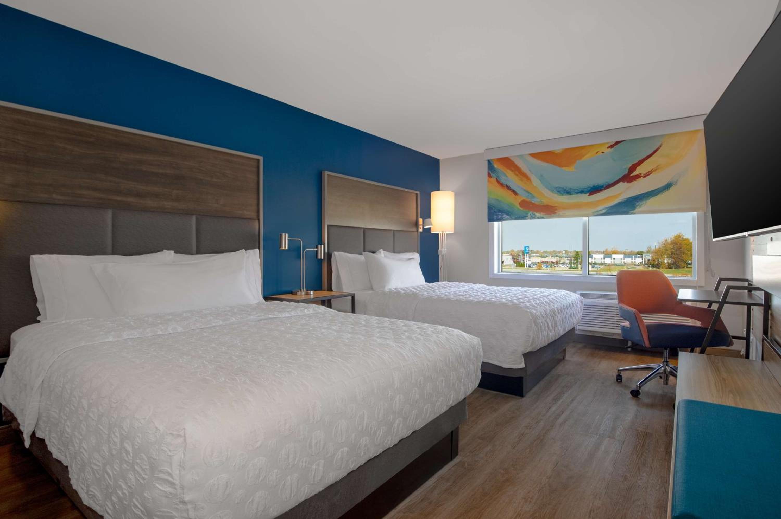 Queen Room with Two Queen Beds - Mobility Access photo 1