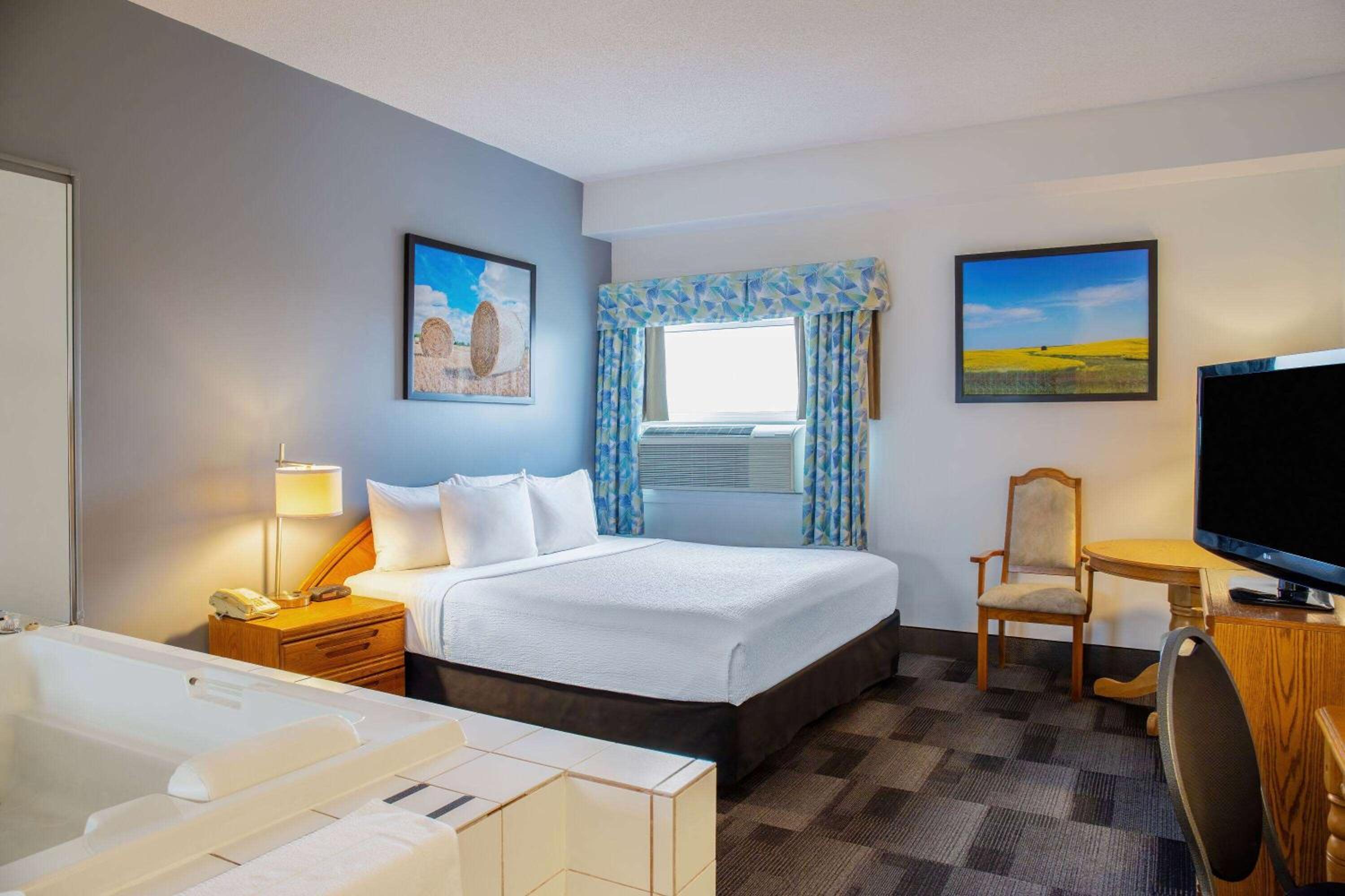 Superior King Room - Non-Smoking - Photo 1