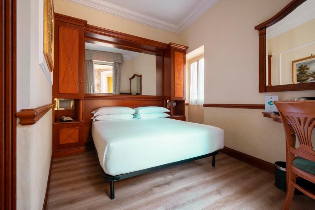 Double Room with Private External Bathroom photo 1