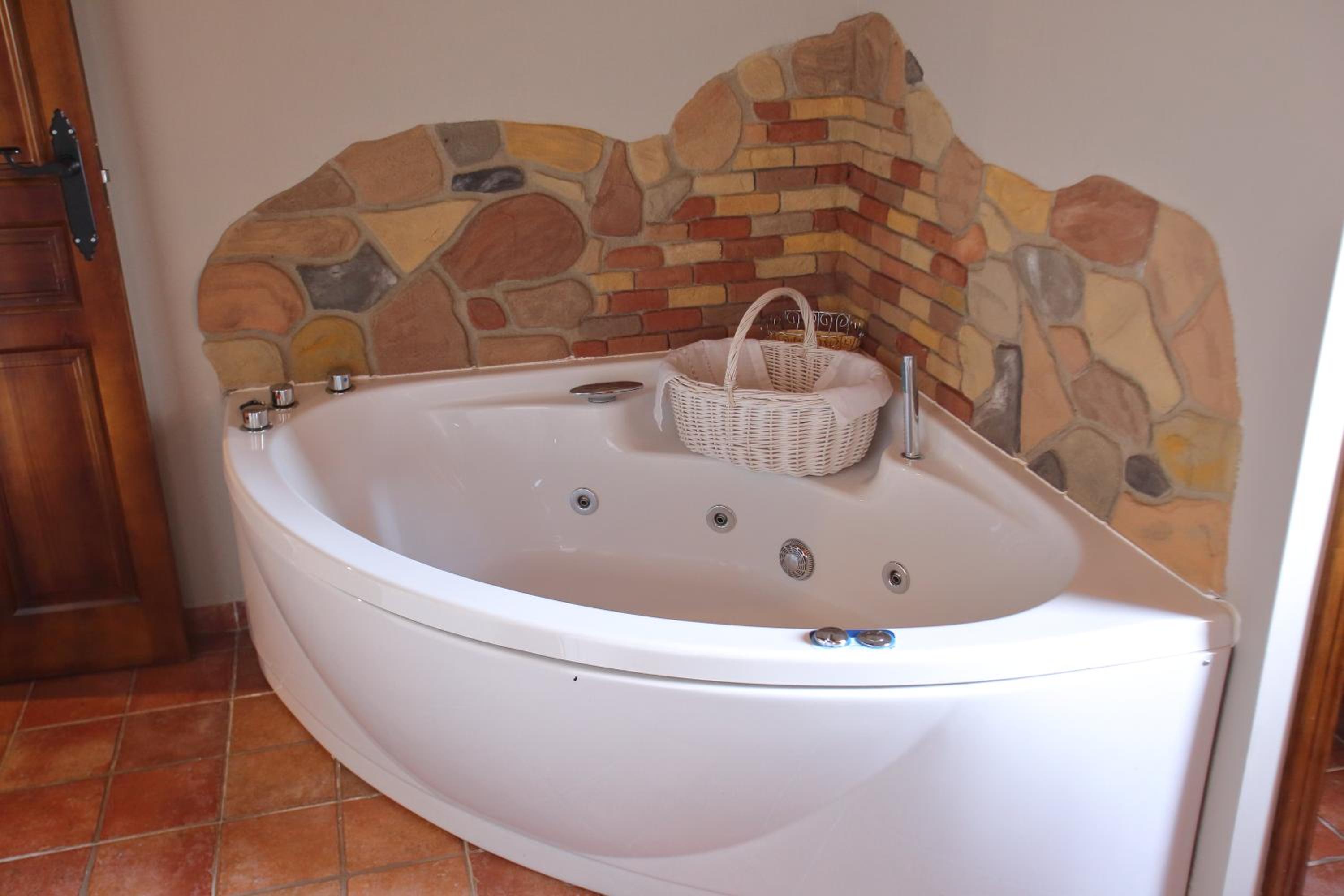 One-Bedroom Apartment with Spa Bath photo 2