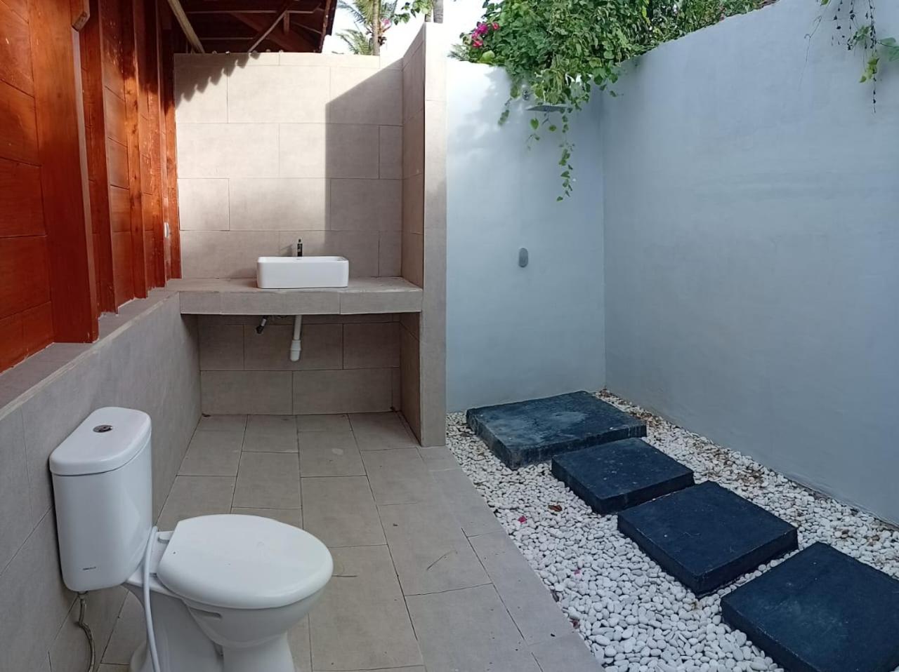 Queen Room with Pool View - Photo 2