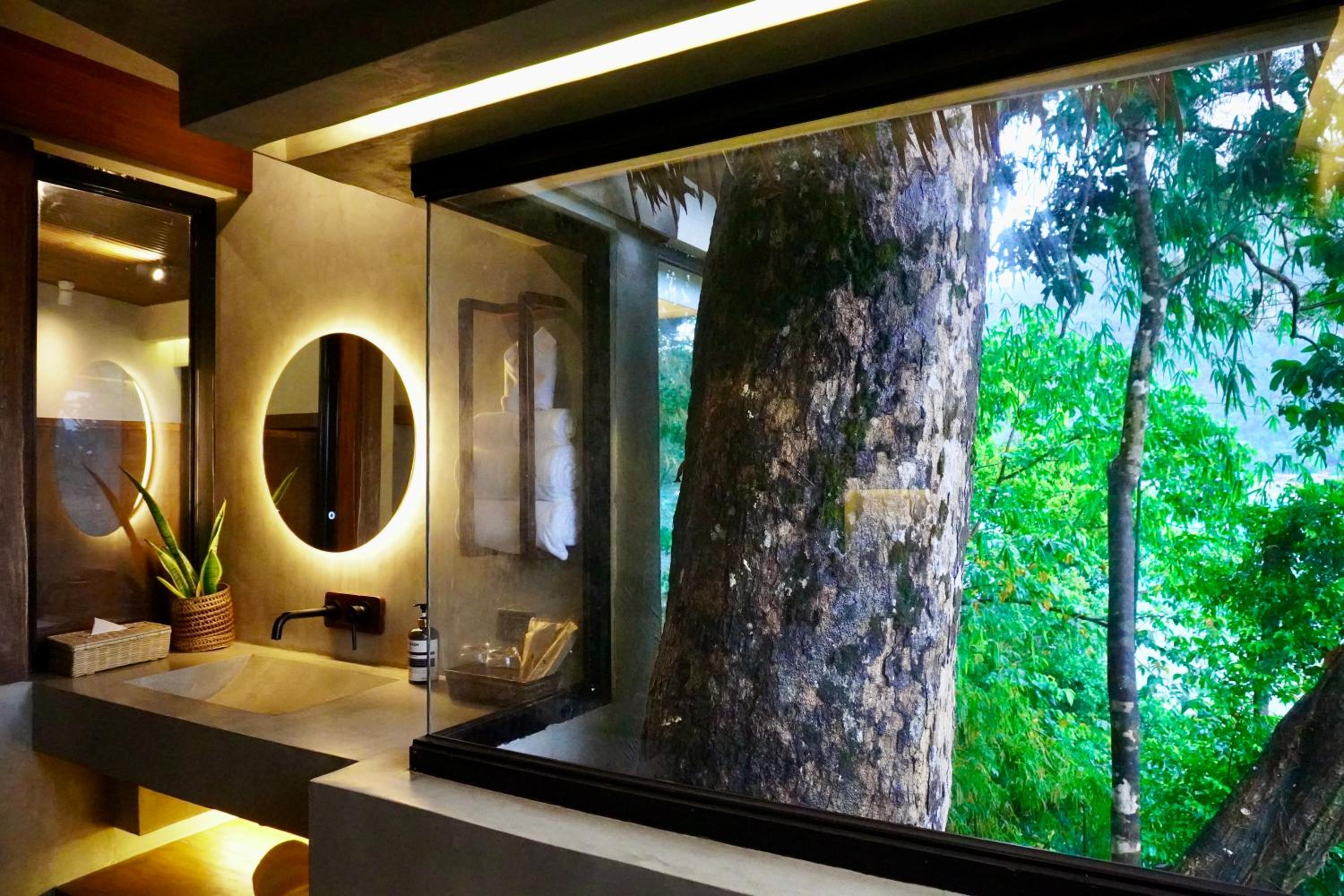 Deluxe Suite with Sea View