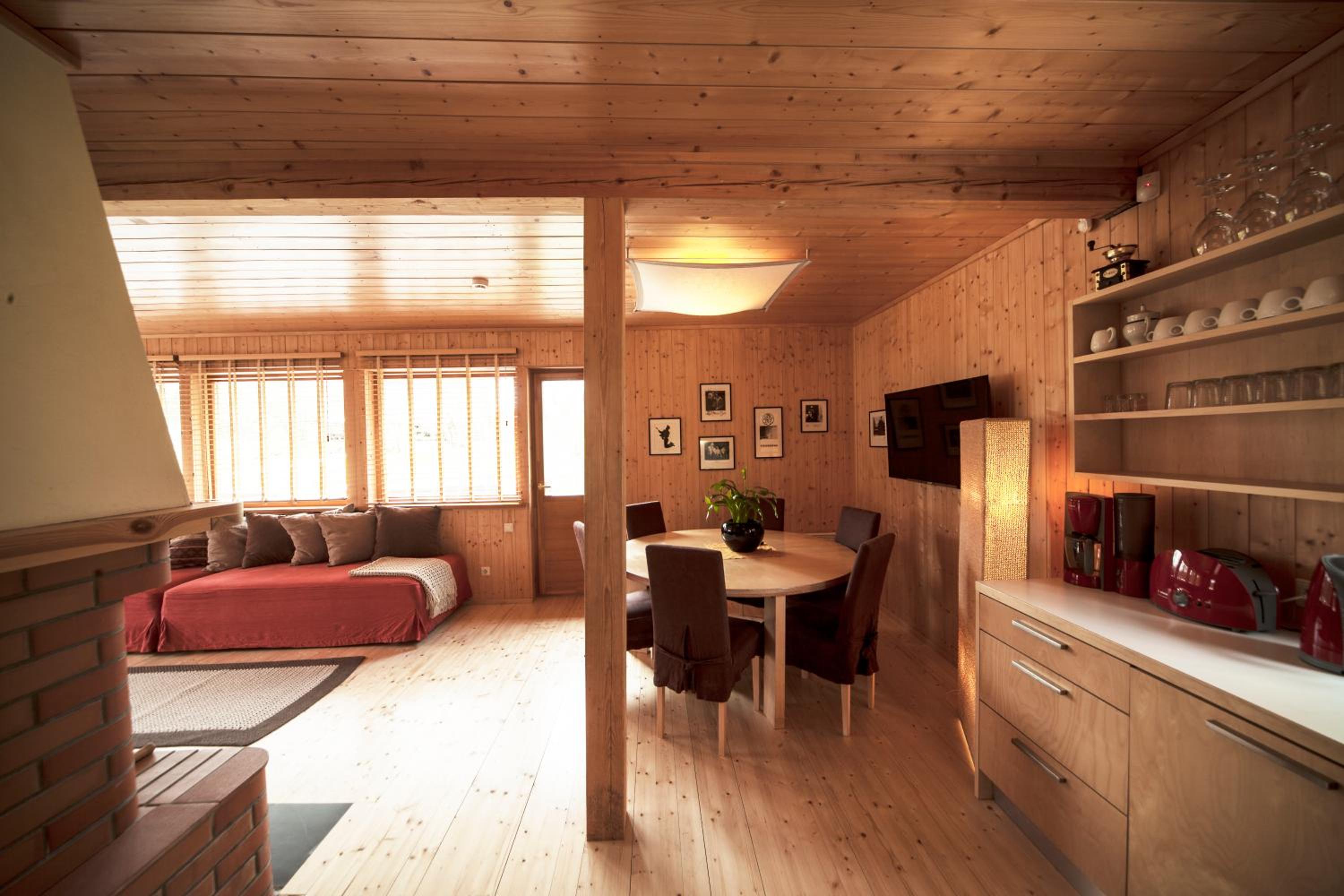 Three-Bedroom Holiday Home with Sauna #1 (6 Adults)