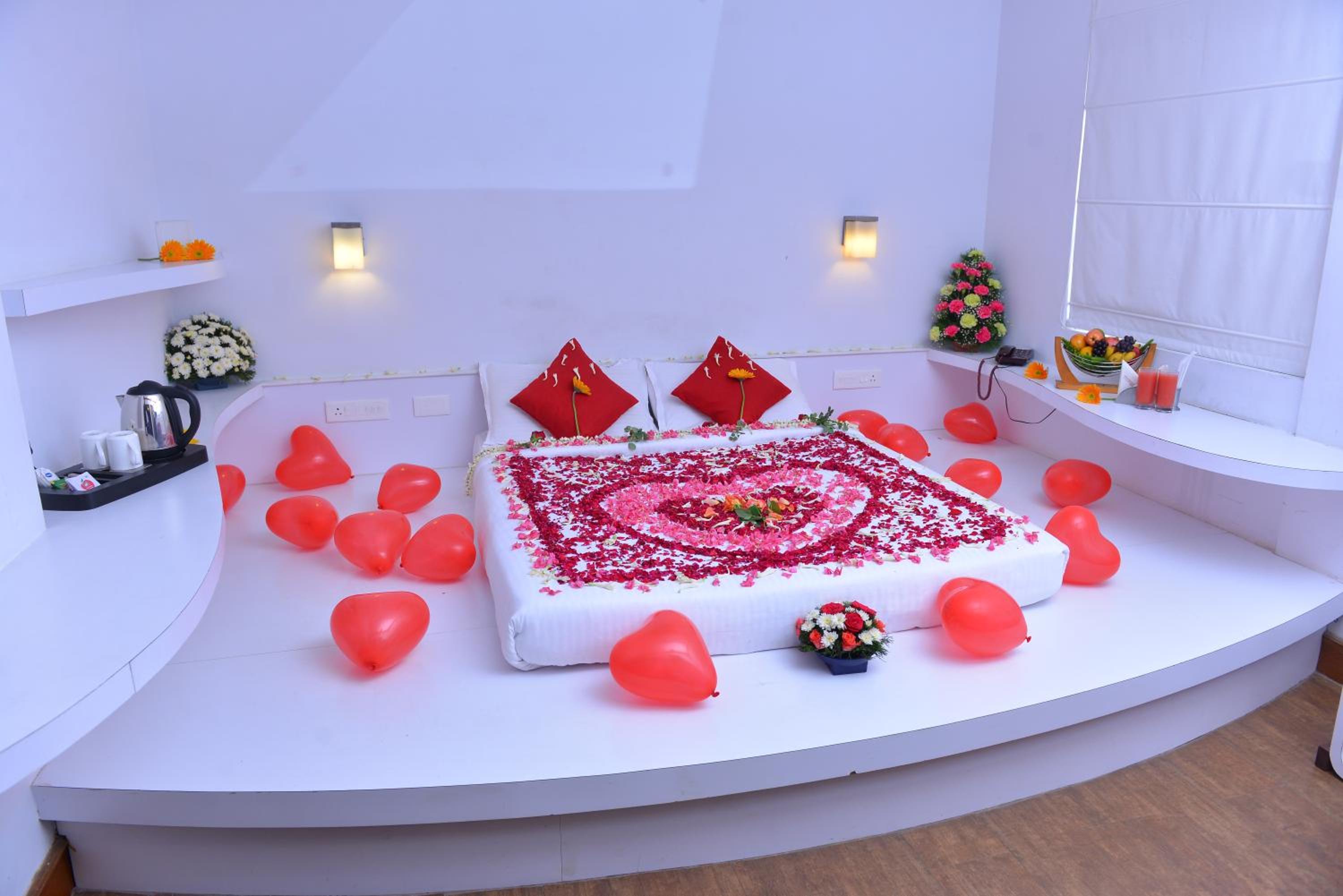 Honeymoon Cozy Corner Room - Photo 5