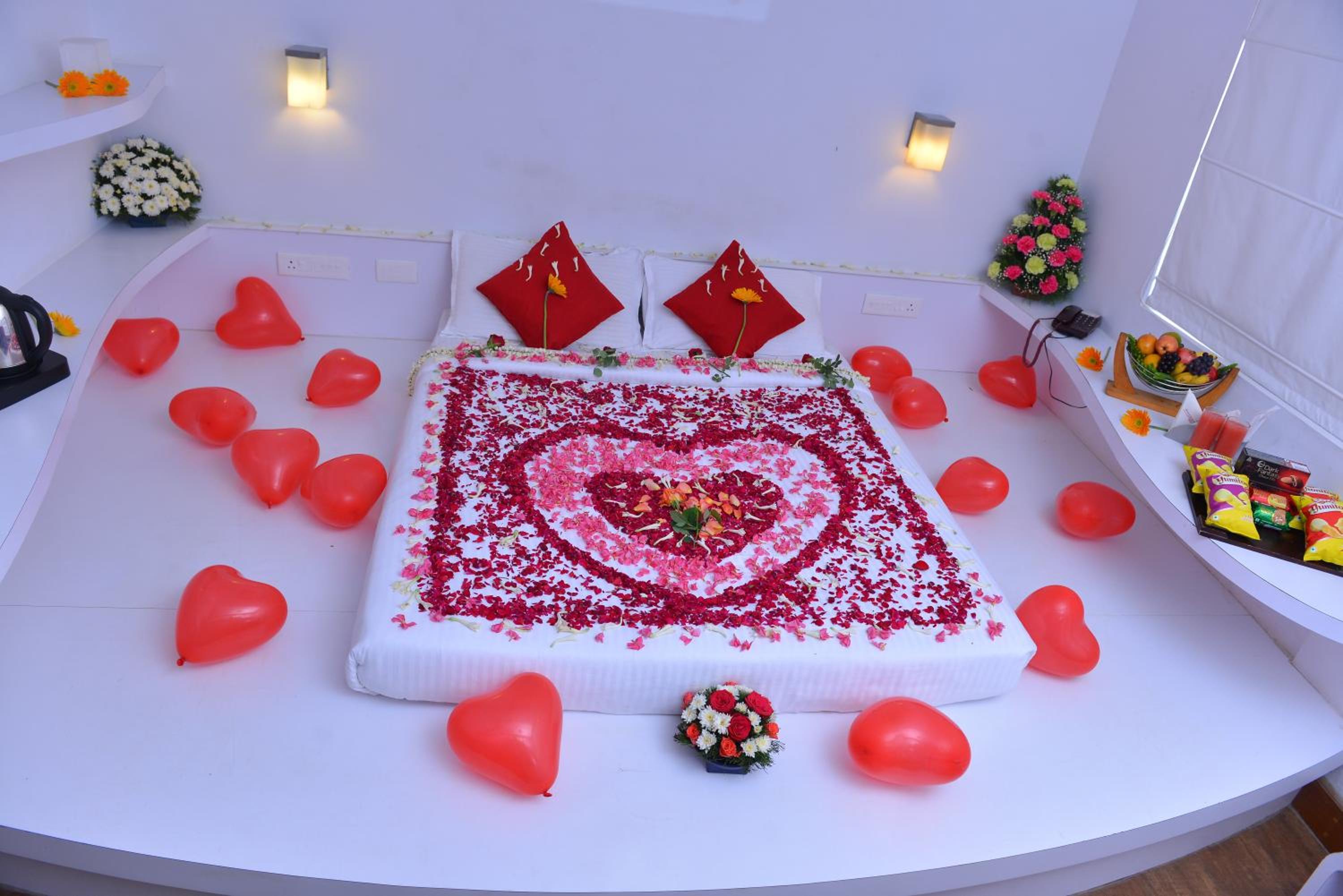 Honeymoon Cozy Corner Room - Photo 6