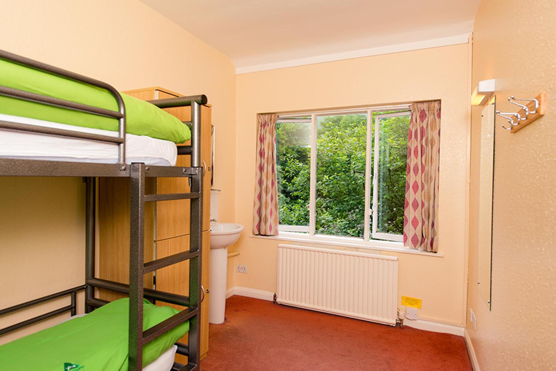 2 Bed Private Room Shared Bathroom photo 2