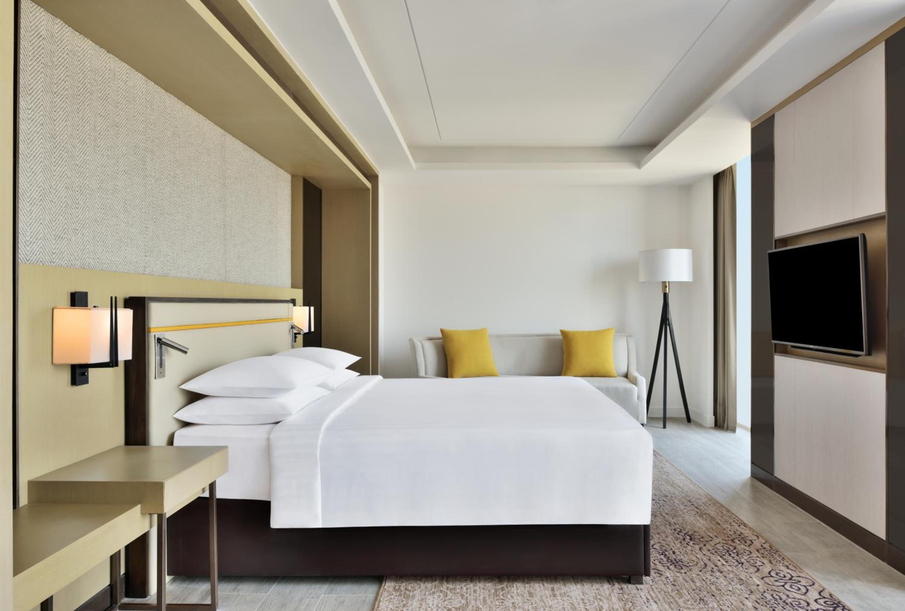 Deluxe Suite, 1 King photo 1
