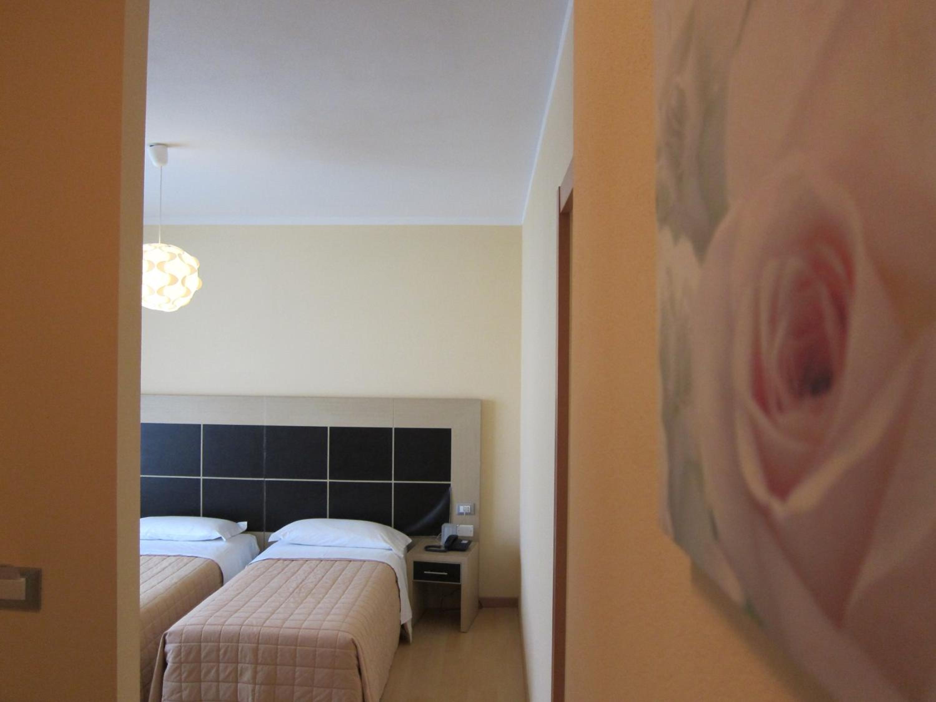 Superior Double or Twin Room - Photo 14