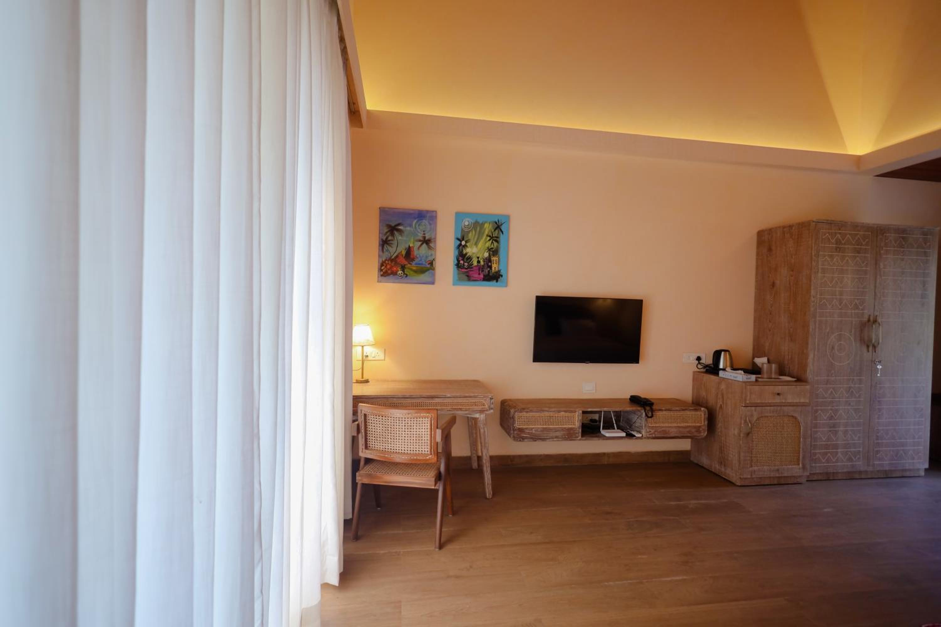 Luxury Cottage Room - Photo 9