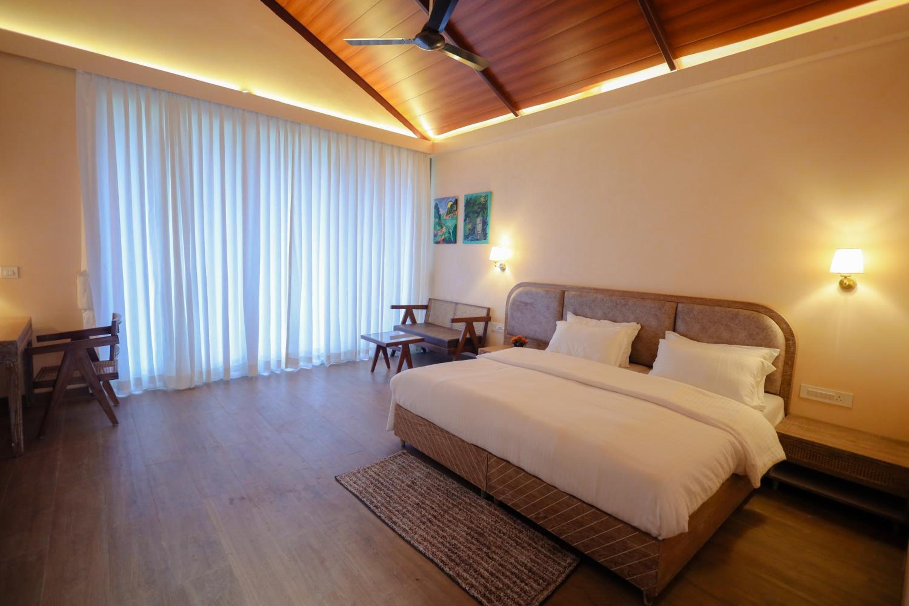 Luxury Cottage Room - Photo 7