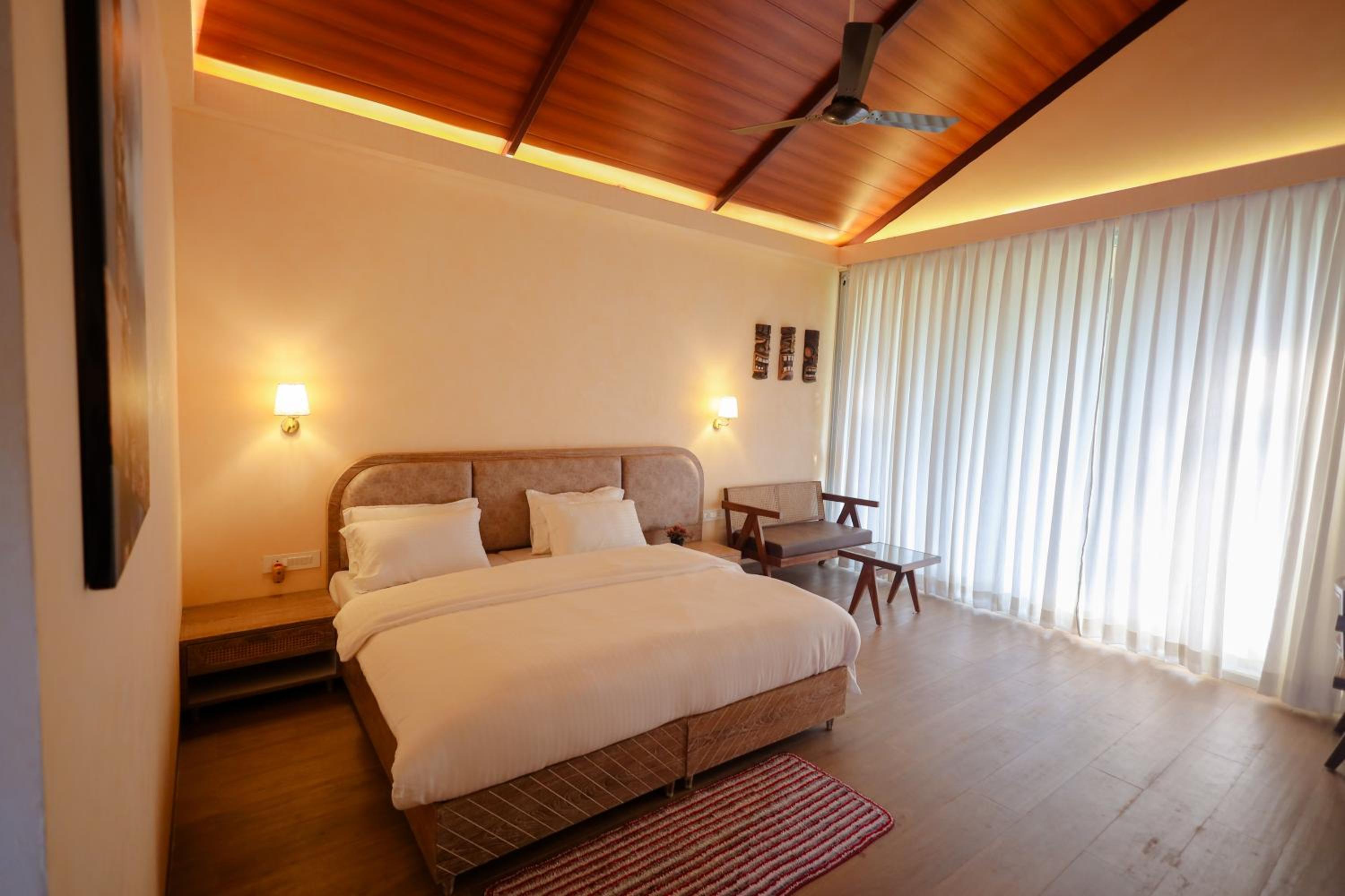 Luxury Cottage Room - Photo 6