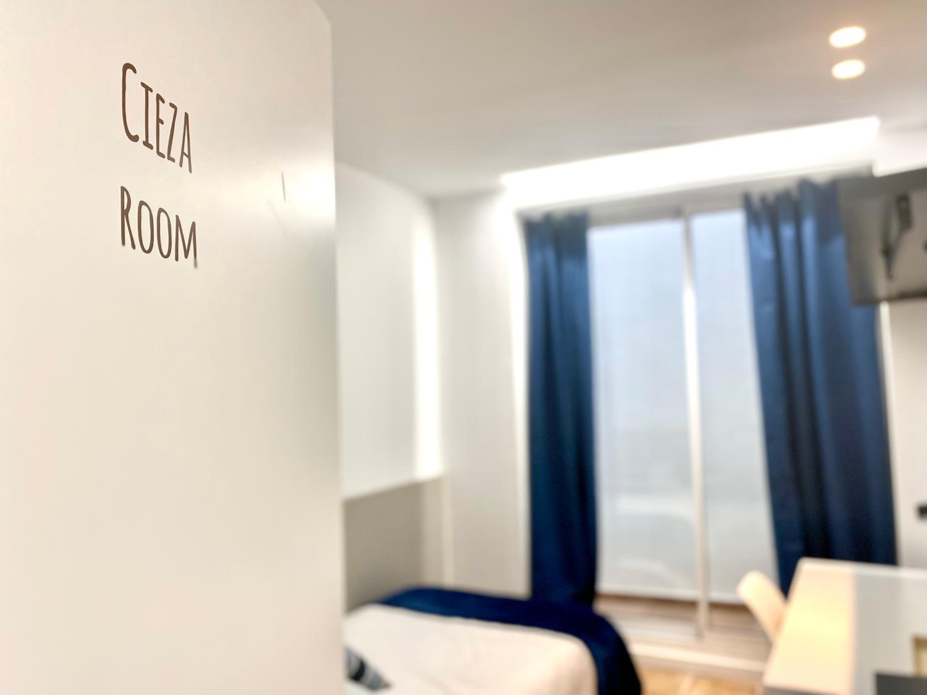 Deluxe Single Room