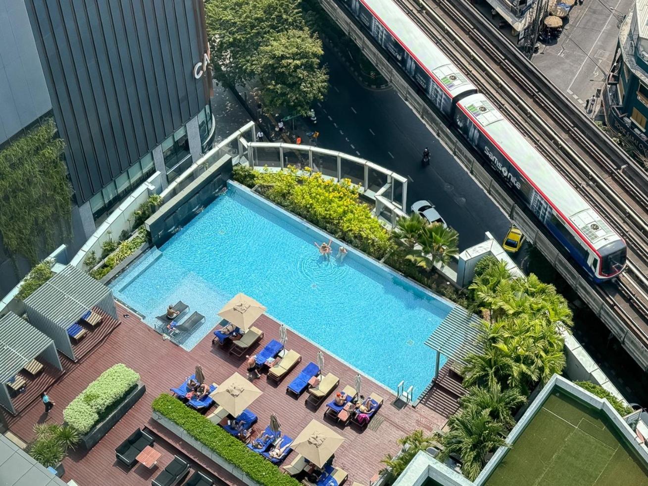 Deluxe Room with Pool View