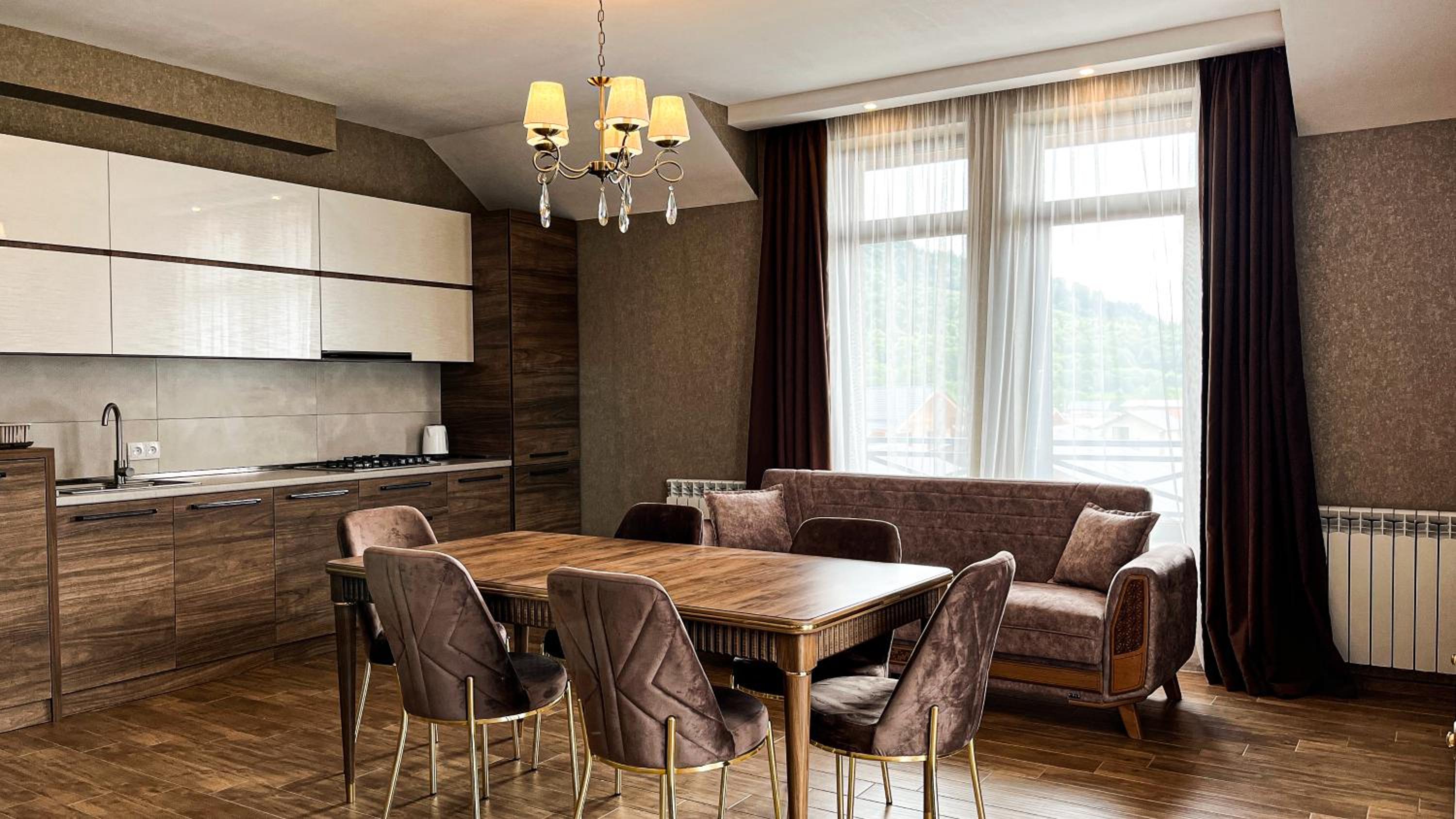 Suite with Mountain View