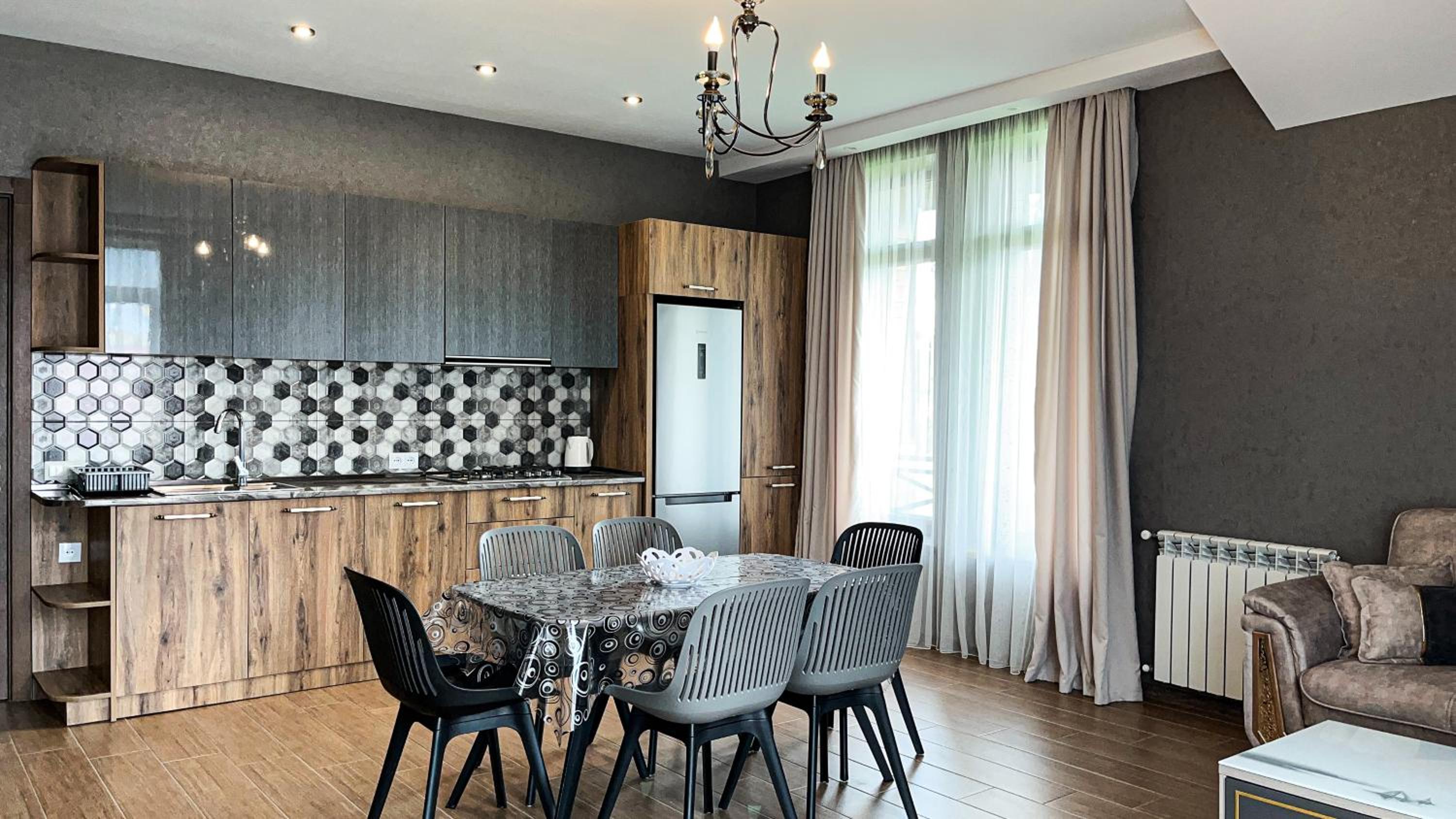 Suite with Mountain View