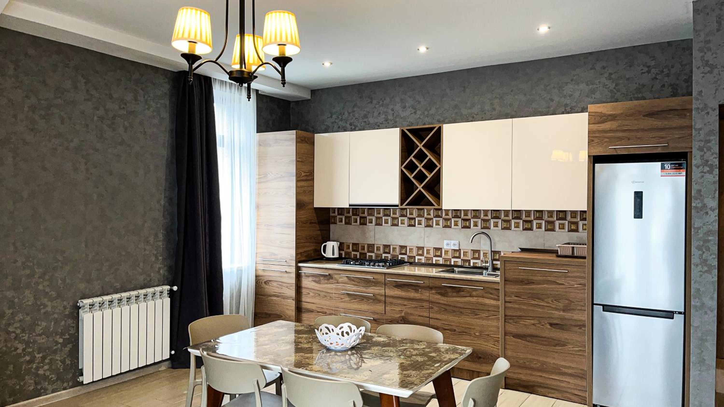 Suite with Mountain View