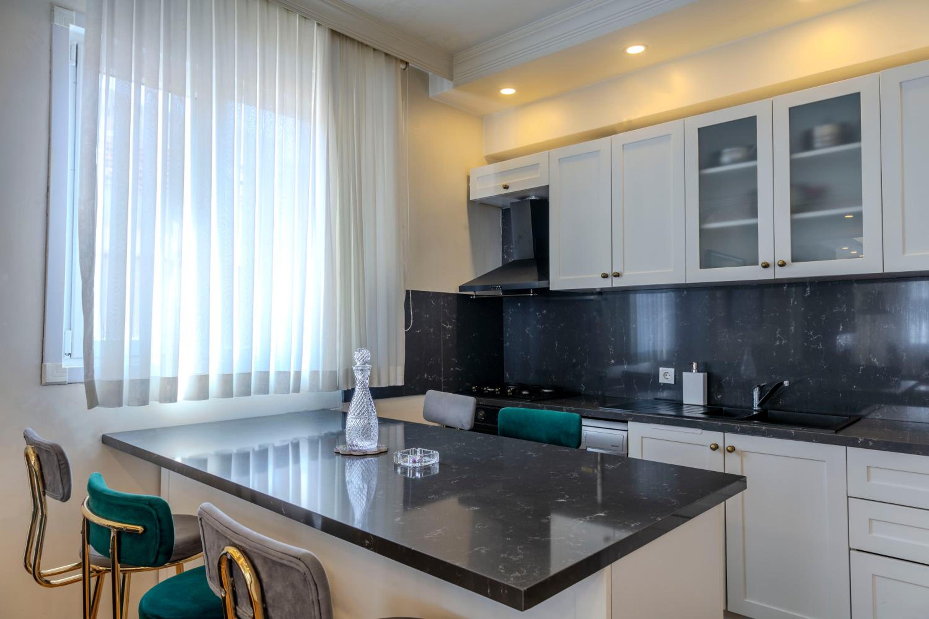 Apartment with Balcony photo 1