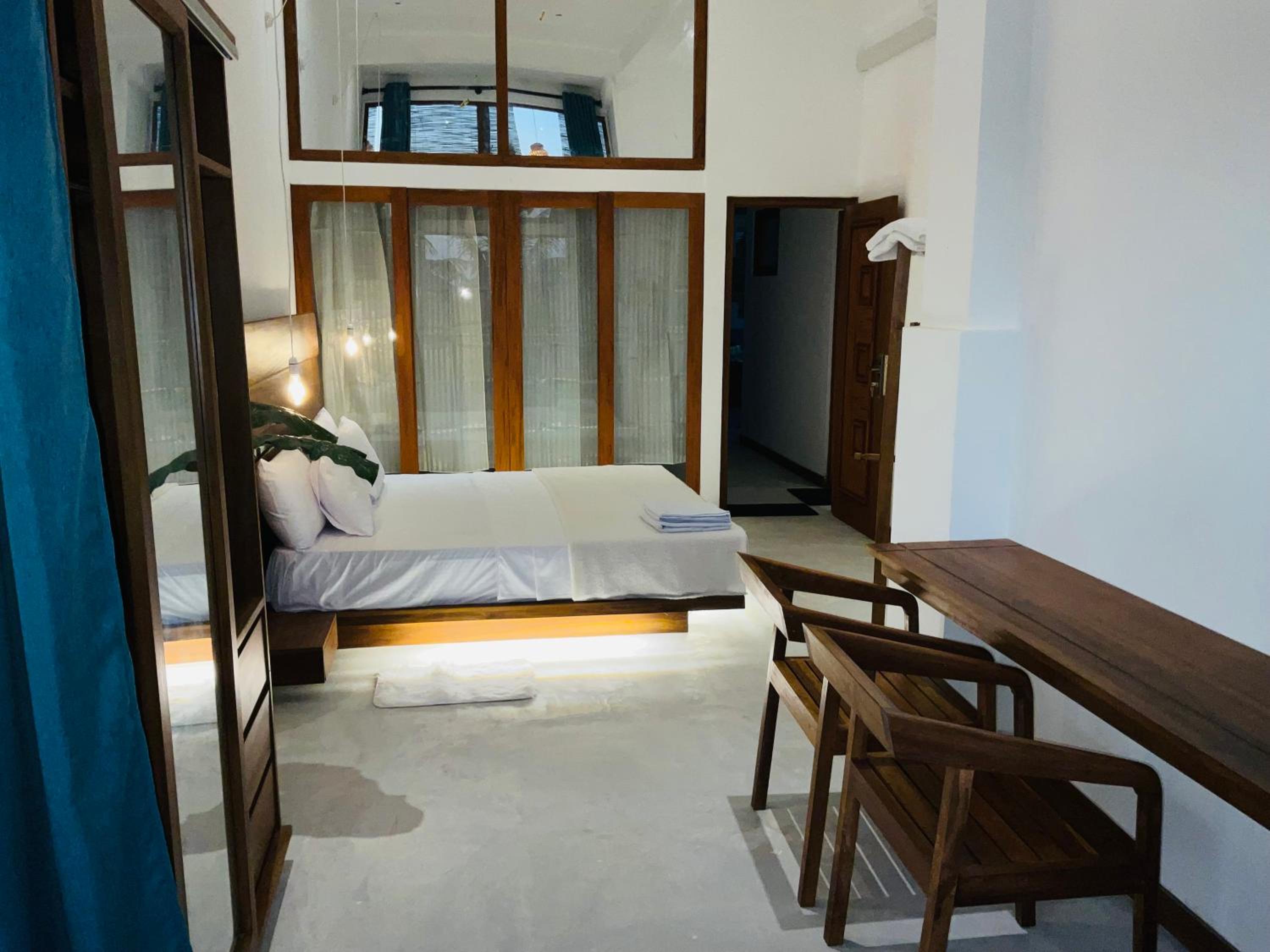 Deluxe Double Room with Balcony and Sea View photo 3