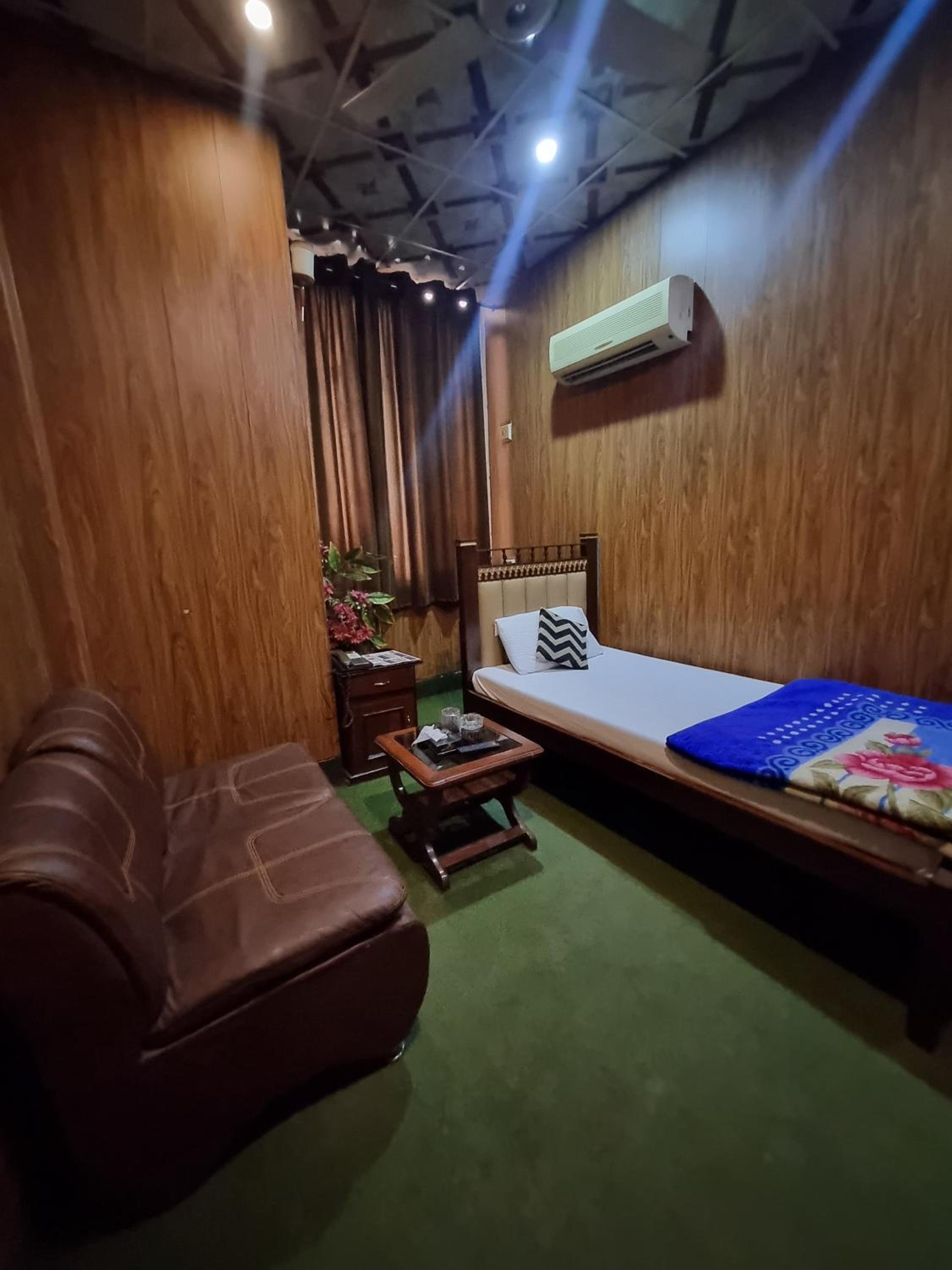 Budget Single Room photo 2