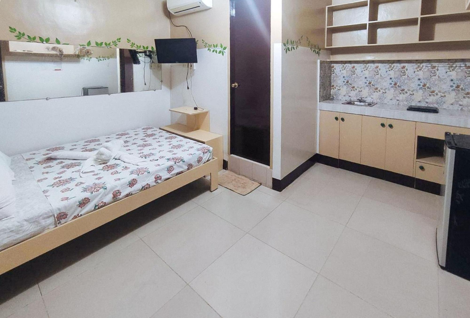 Standard Double Room - Photo 2