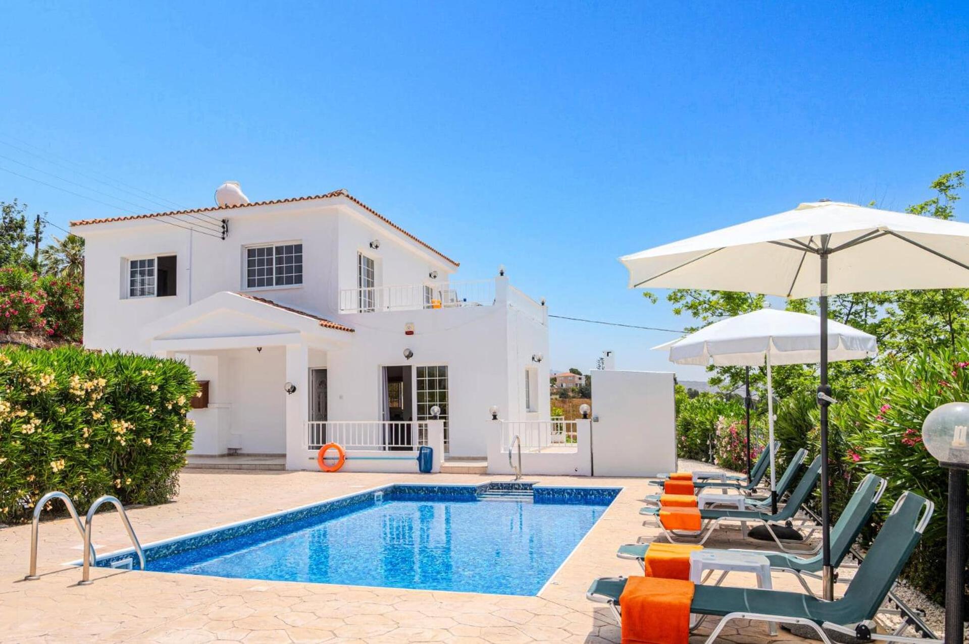 Three-Bedroom Villa photo 1