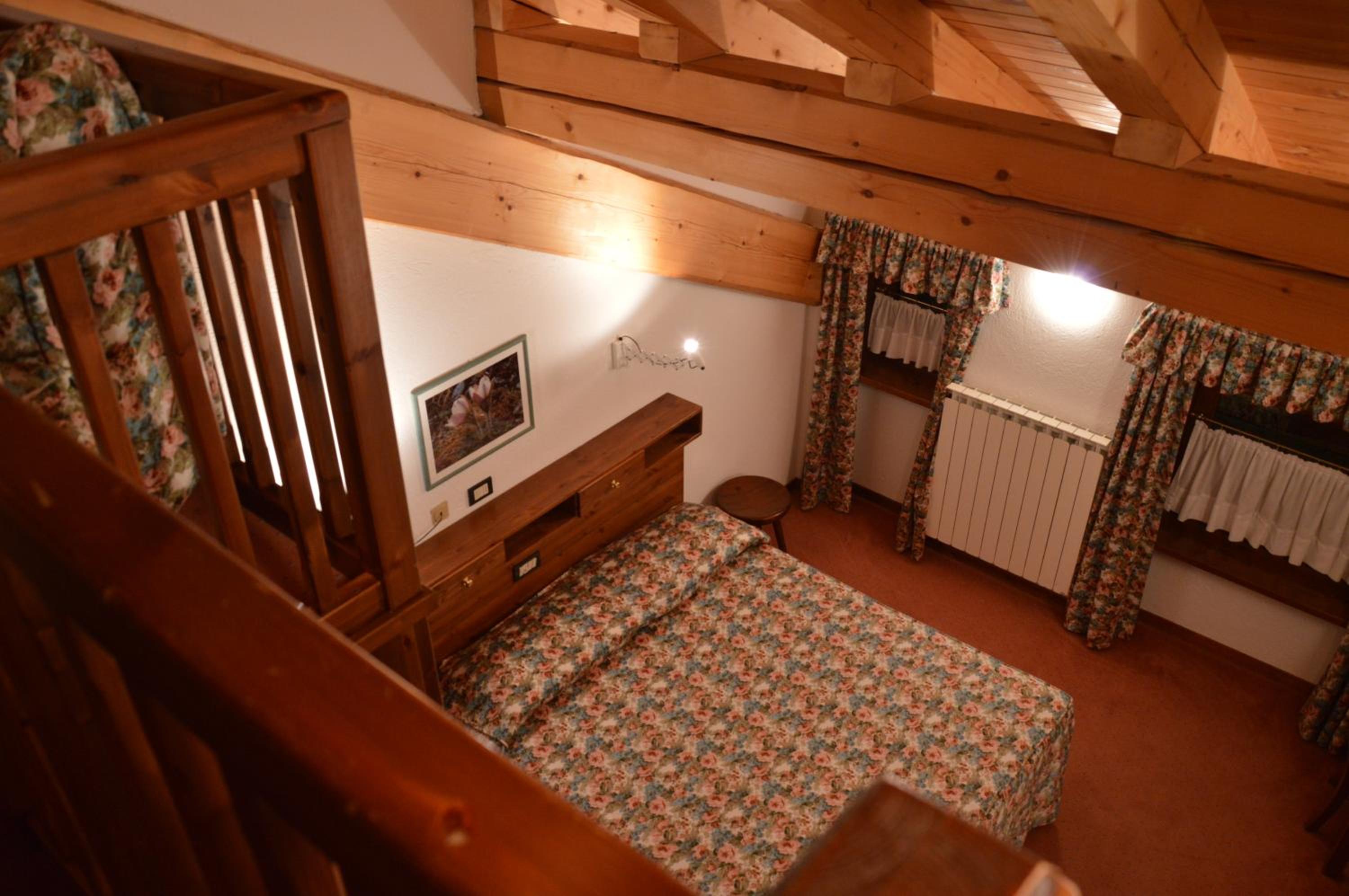 Family Room (2 Adults + 2 Children)
