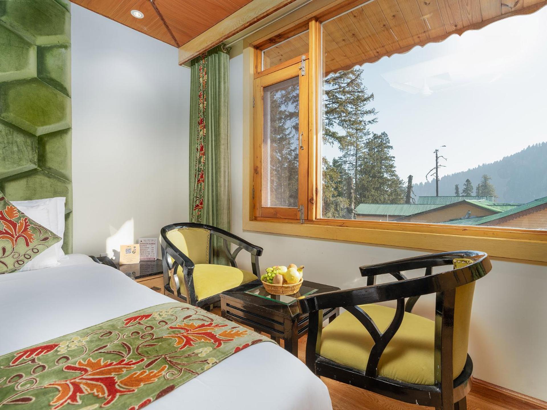 Double Room with Balcony - Photo 2