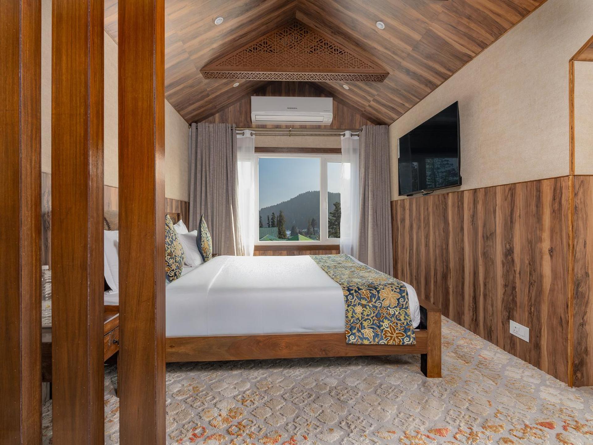 King Room with Mountain View - Photo 3