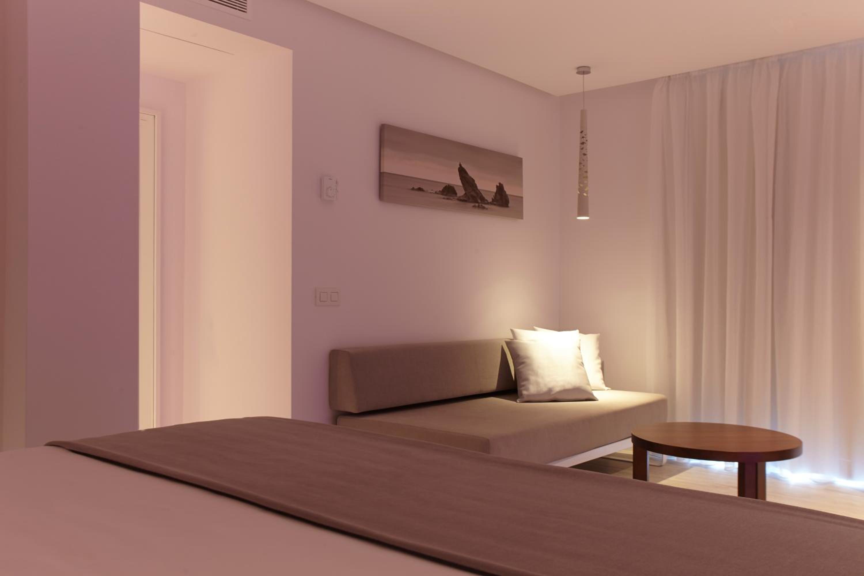 Twin Room with Sofa Bed(2 single beds+ 1 sofa bed) photo 3