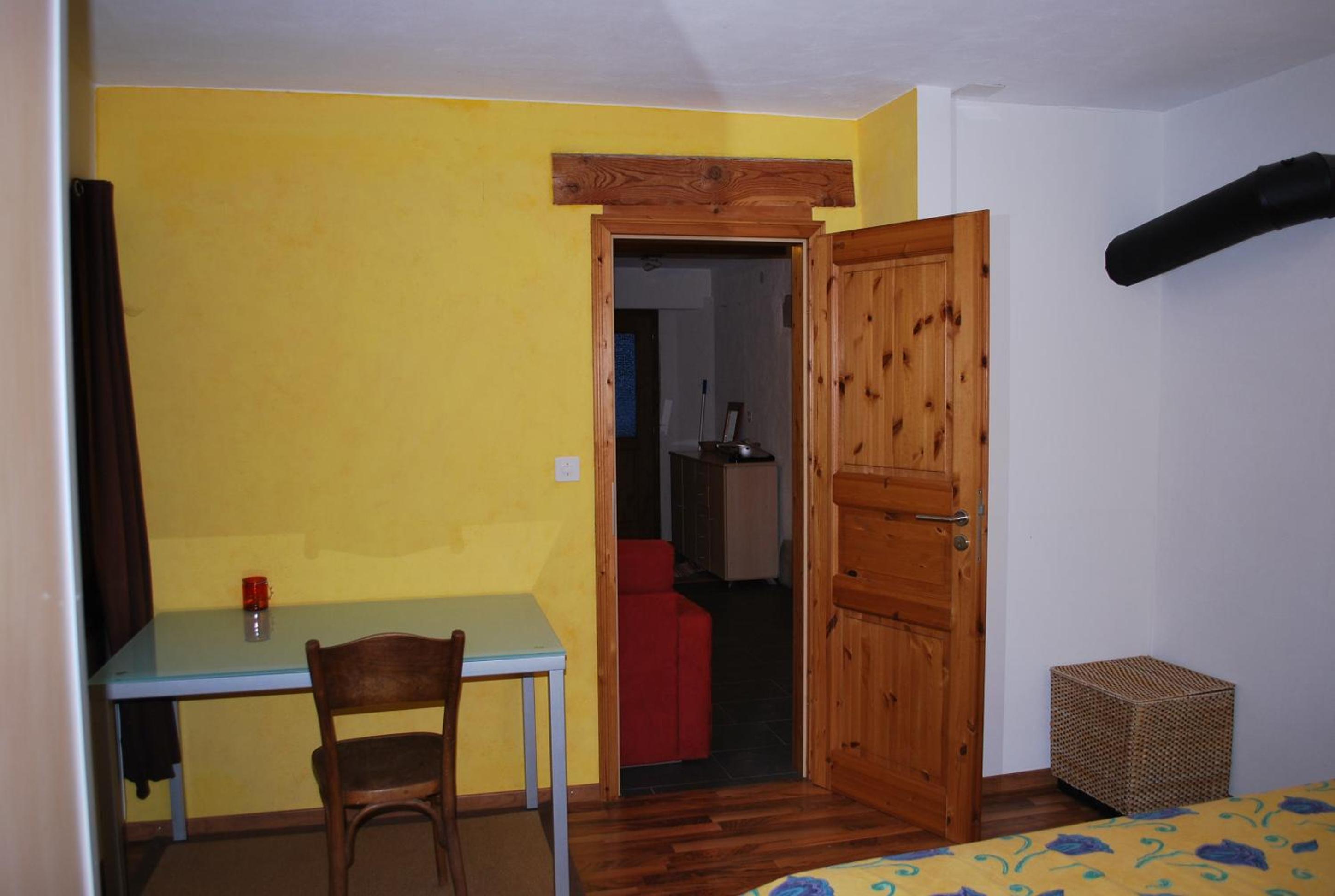 Apartment with Mountain View photo 3