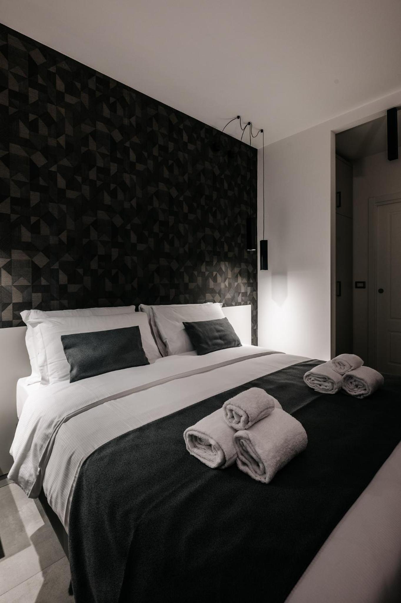Double or Twin Room with Private Bathroom photo 3