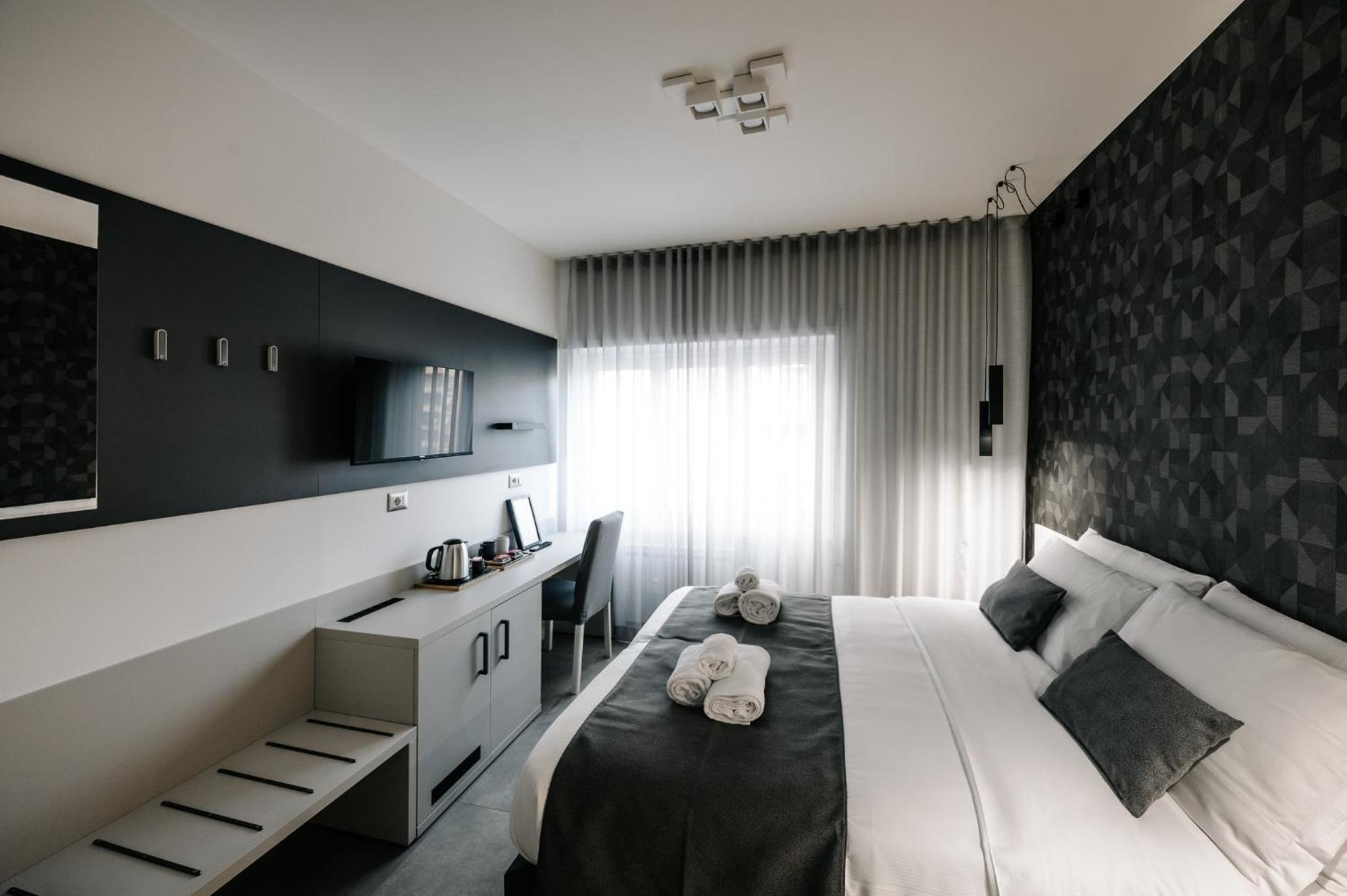 Double or Twin Room with Private Bathroom photo 1