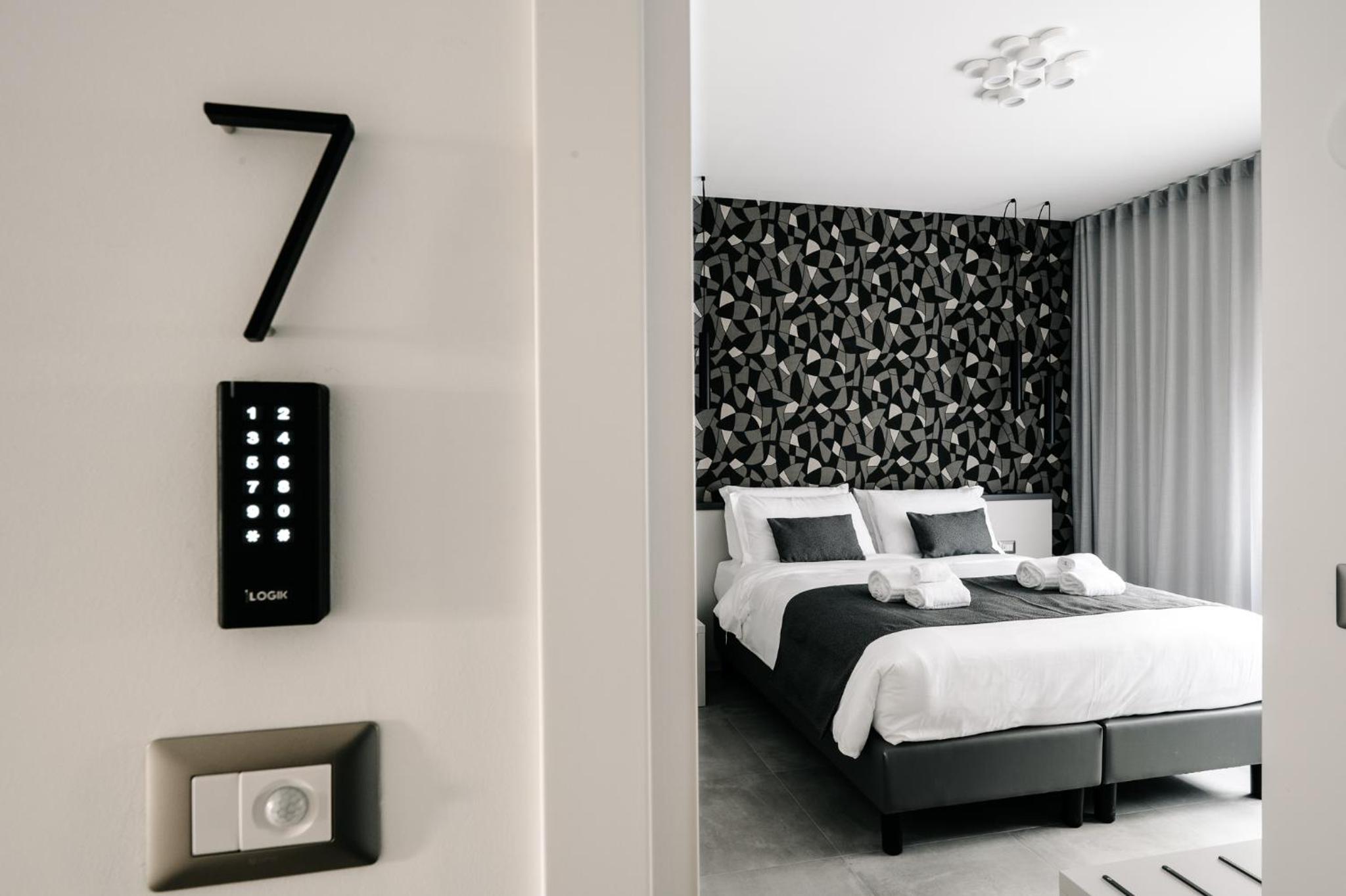 Double or Twin Room with Private Bathroom photo 2
